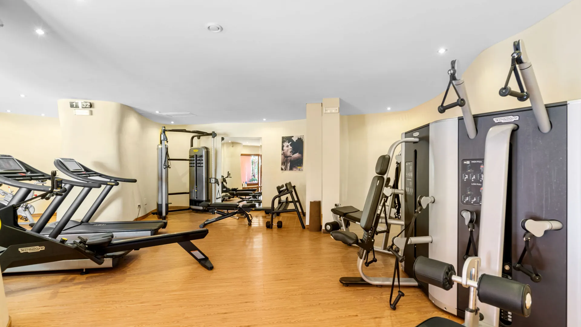 Duplex penthouse in Torre Bermeja for sale