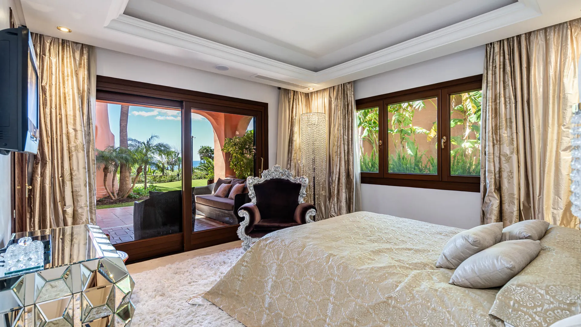 Triplex in Torre Bermeja for sale