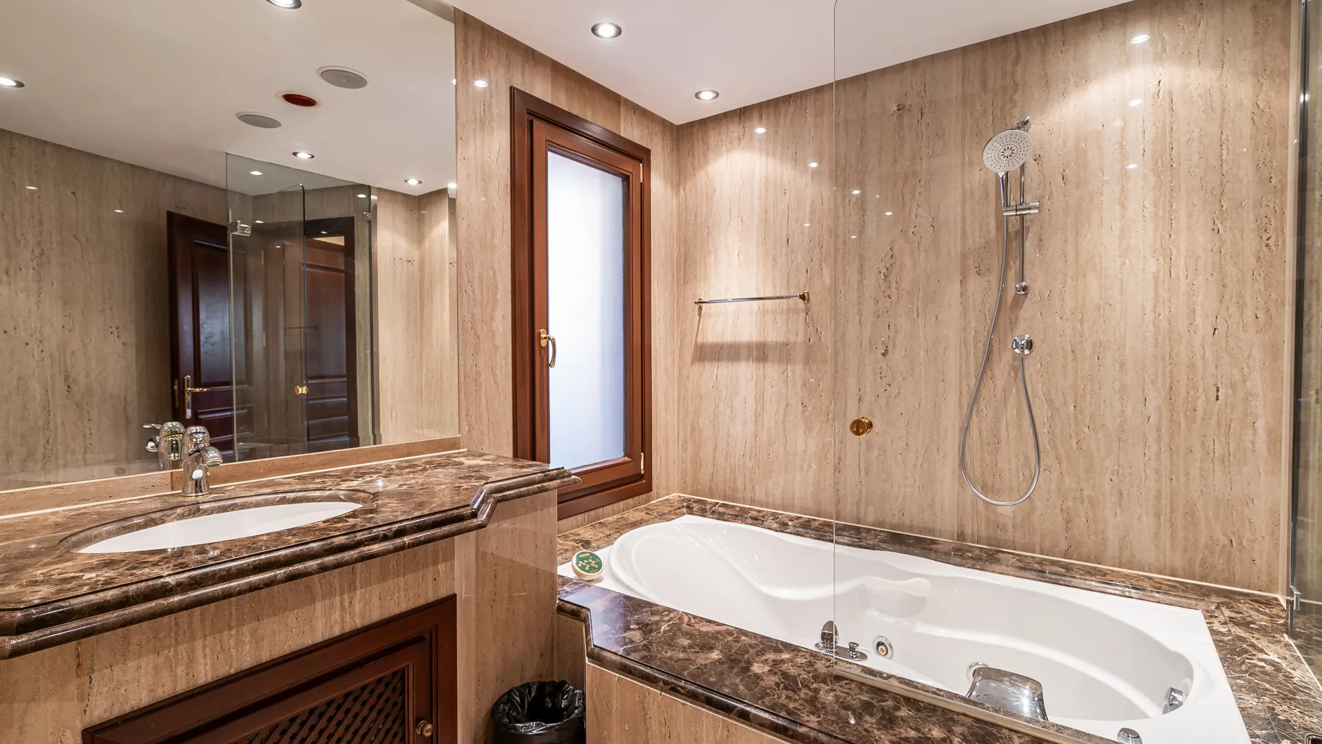 Apartamento planta baja con 3 dormitorios en venta en Torre Bermeja