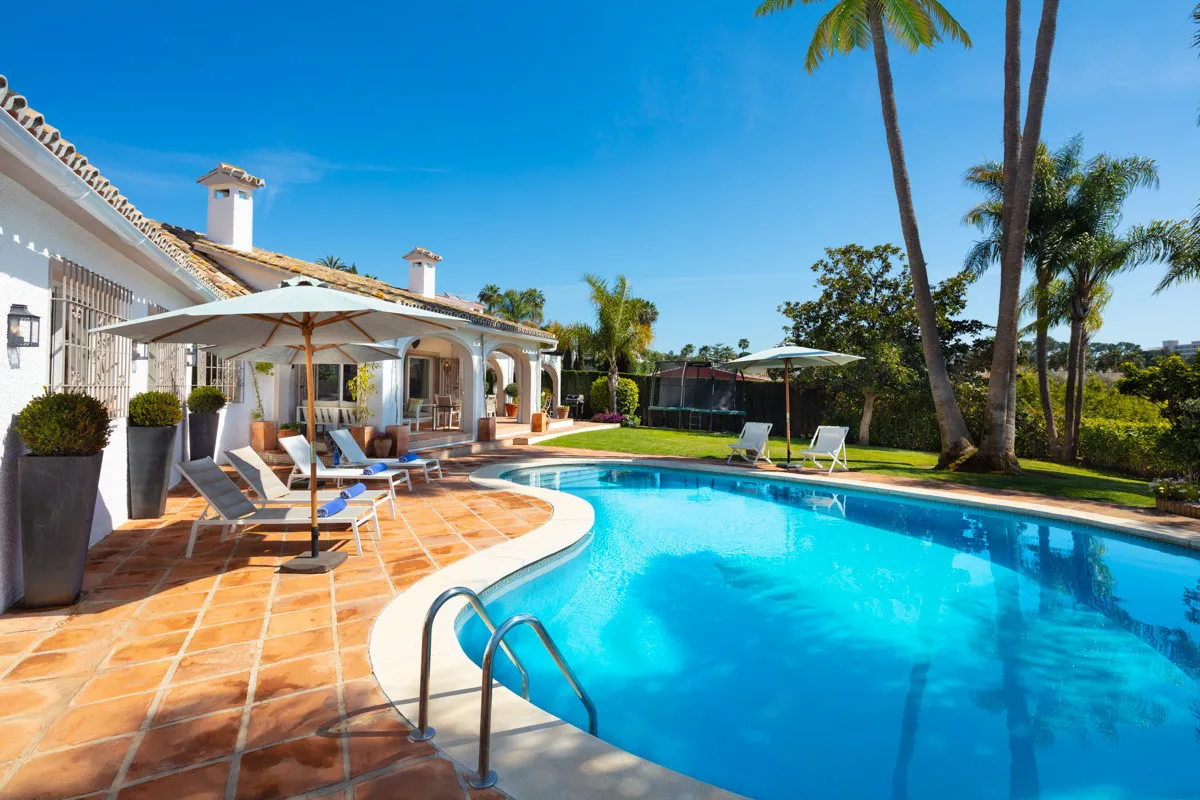 Villa for sale in Marbella East with 5 bedrooms