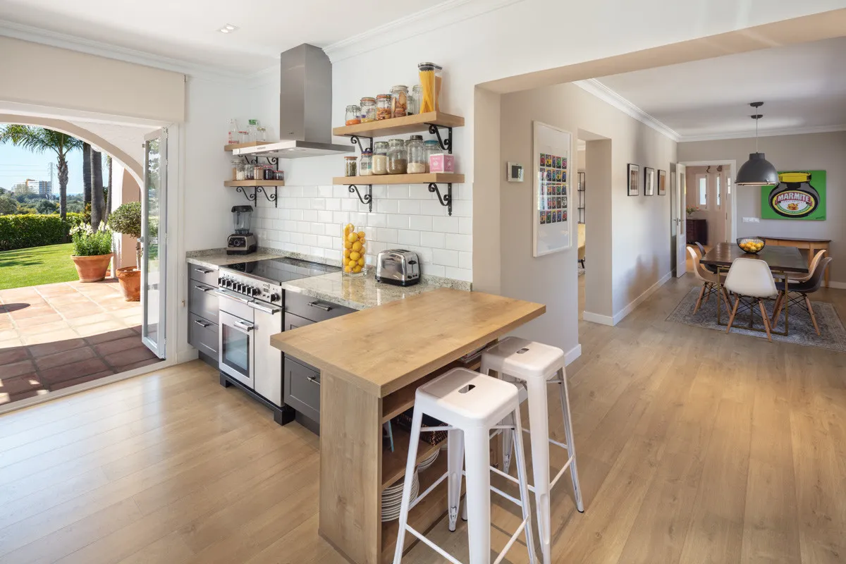 Villa for sale in Marbella East with 5 bedrooms