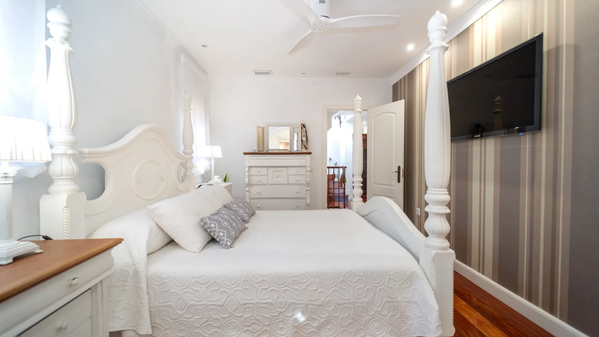 For sale 4 bedrooms villa in Sierrezuela
