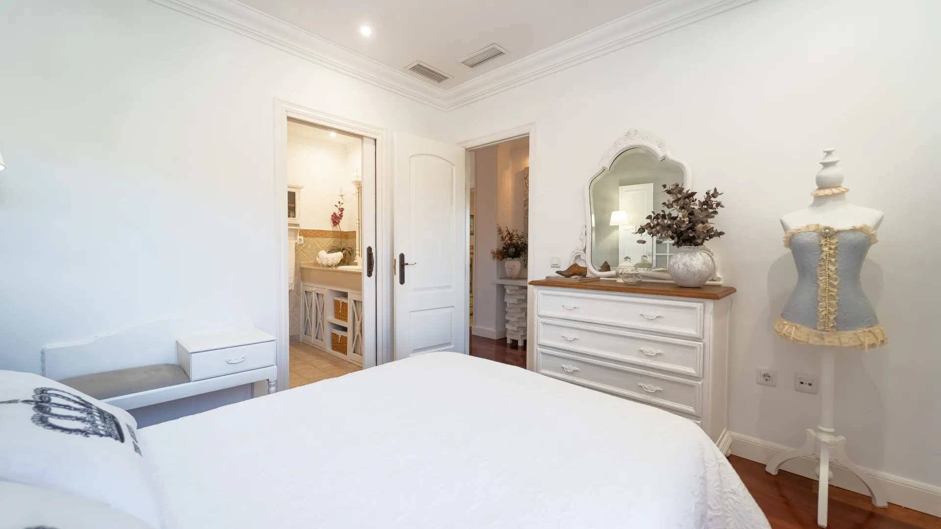 For sale 4 bedrooms villa in Sierrezuela