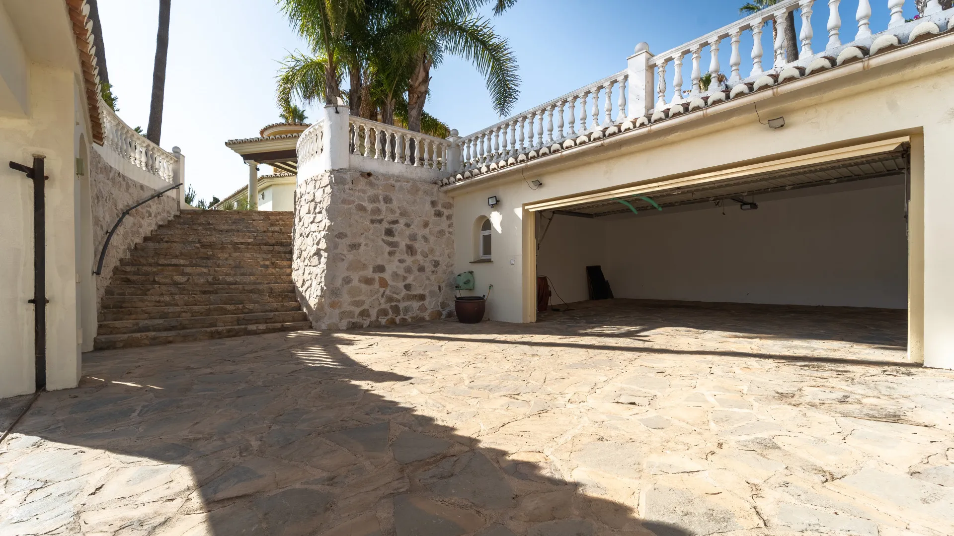 For sale villa in El Chaparral with 5 bedrooms