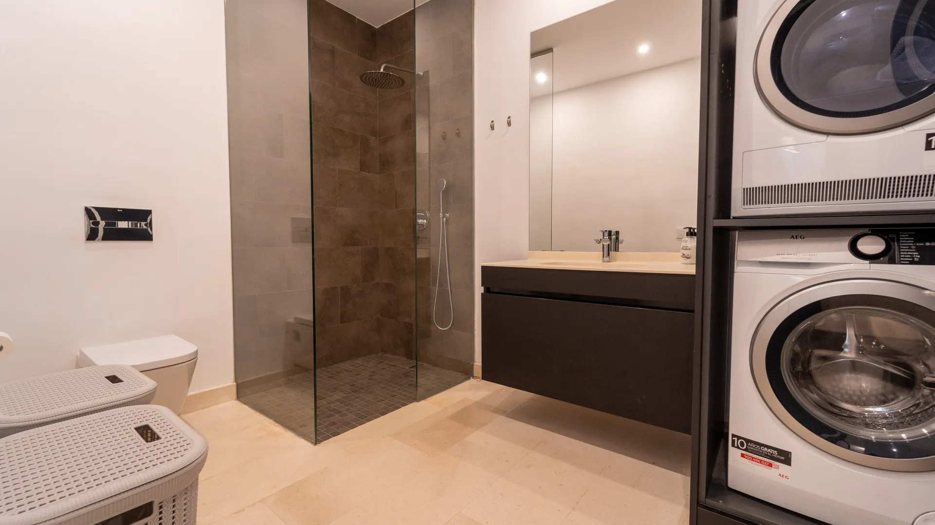 5 bedrooms semi detached villa for sale in Cabopino