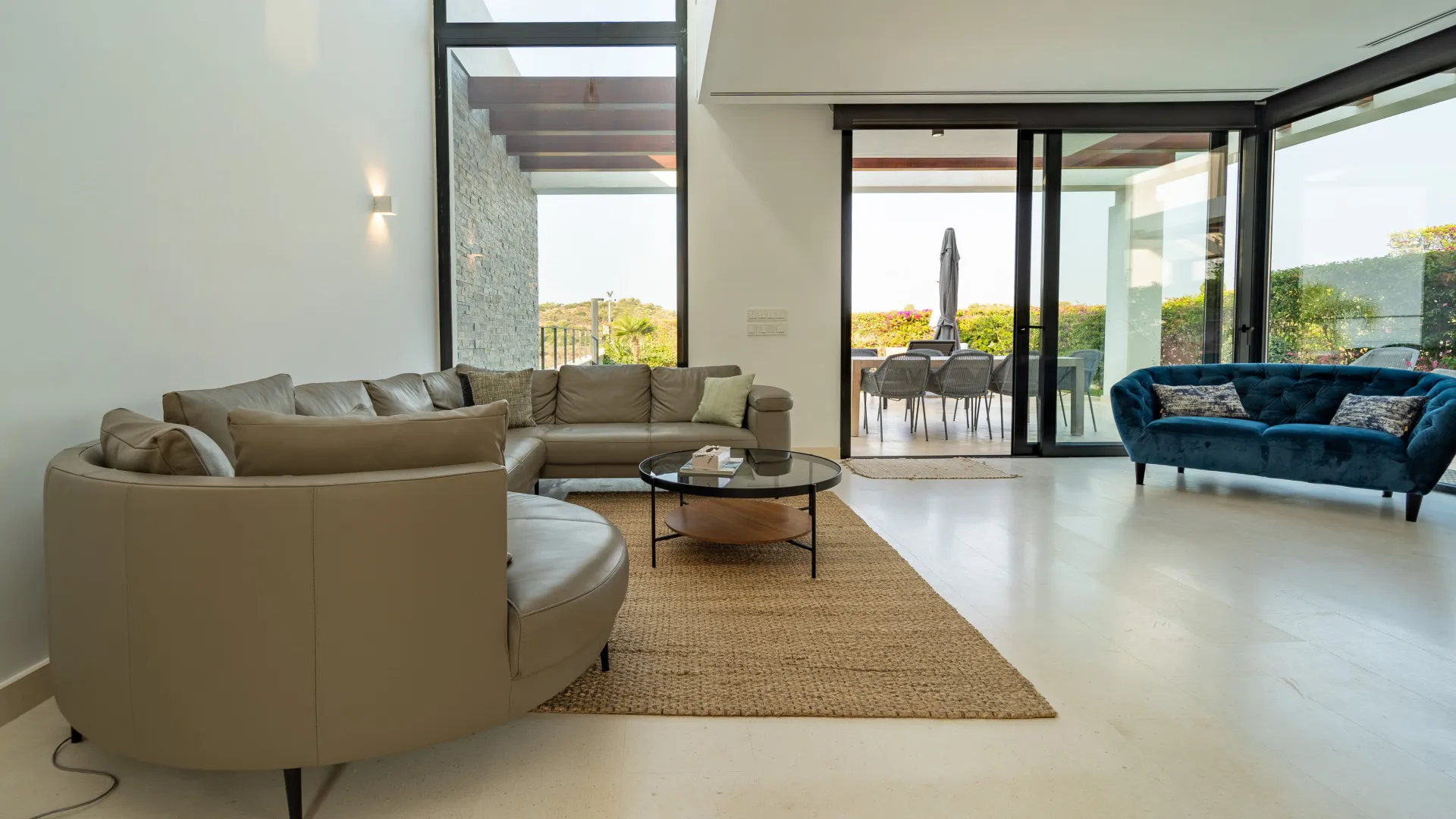 5 bedrooms semi detached villa for sale in Cabopino