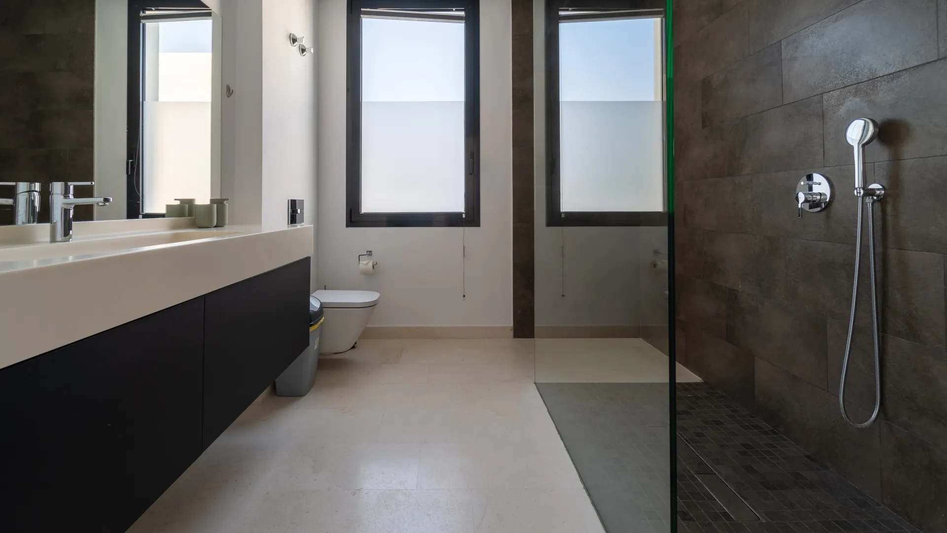 5 bedrooms semi detached villa for sale in Cabopino