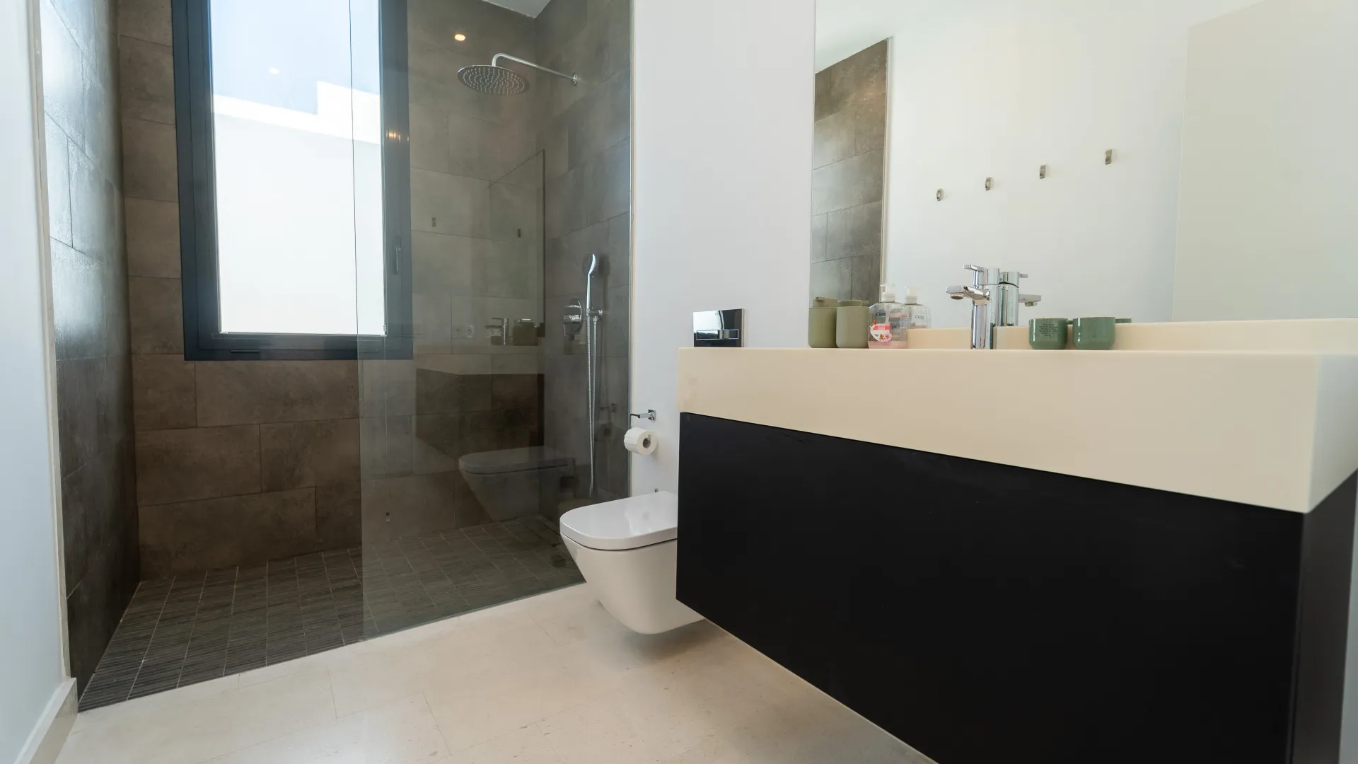 5 bedrooms semi detached villa for sale in Cabopino