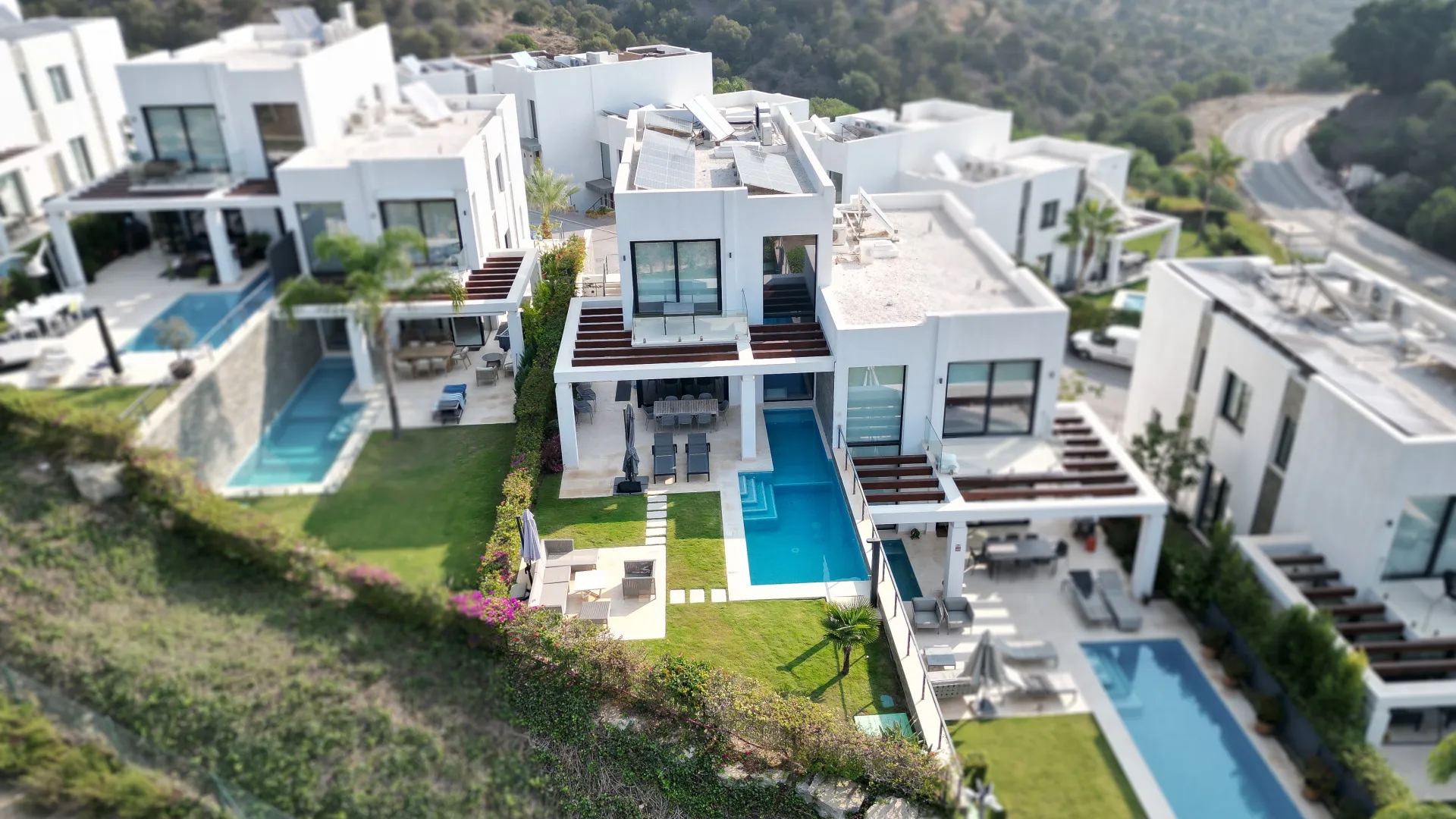 5 bedrooms semi detached villa for sale in Cabopino