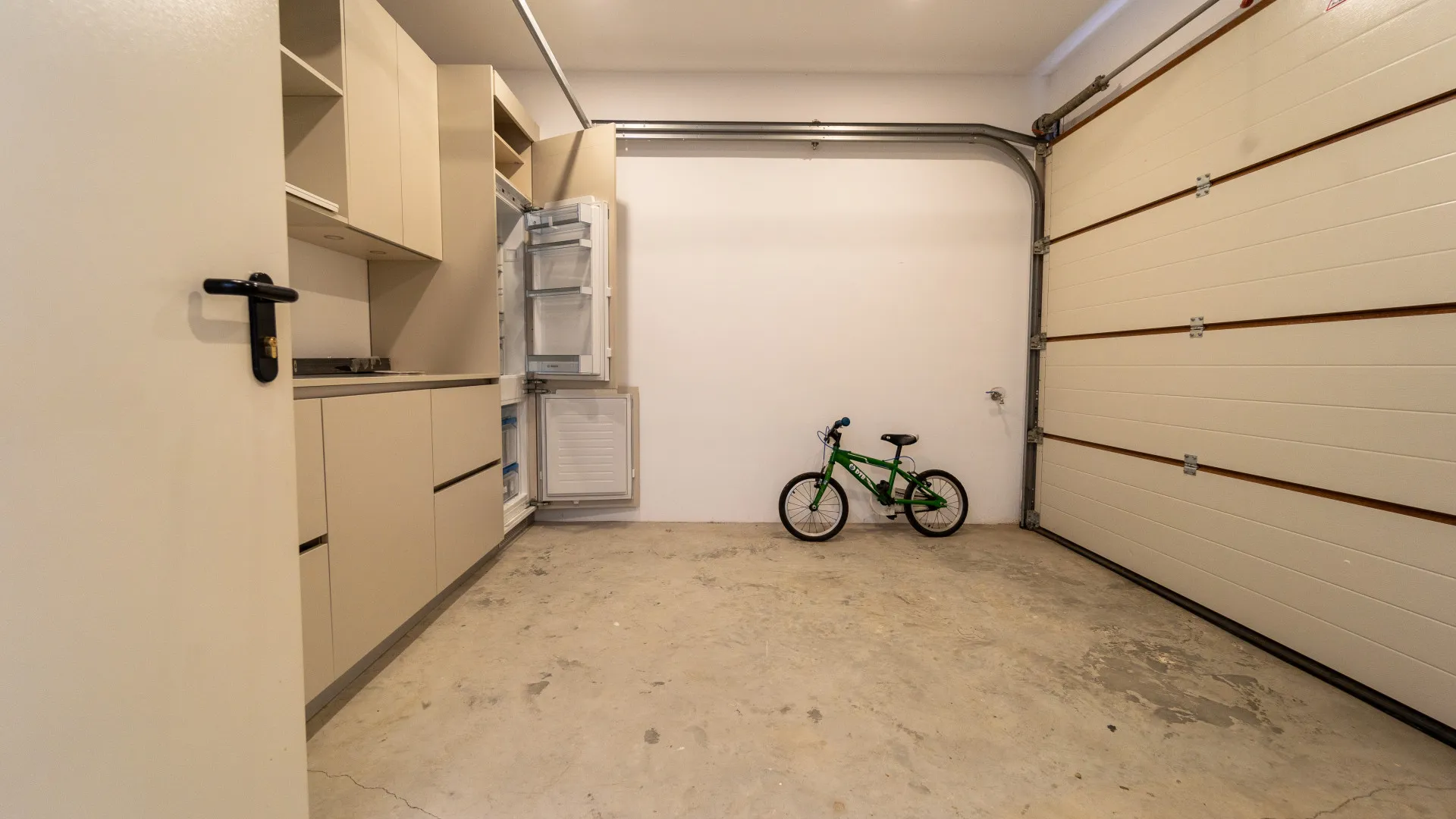 5 bedrooms semi detached villa for sale in Cabopino