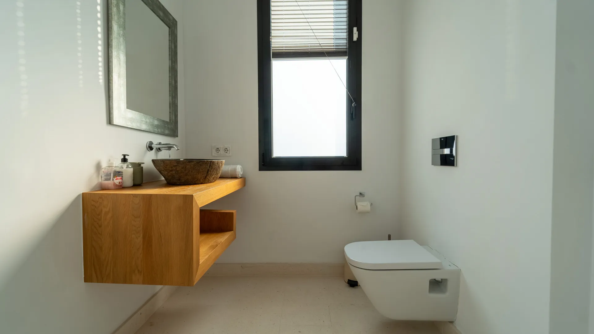 5 bedrooms semi detached villa for sale in Cabopino