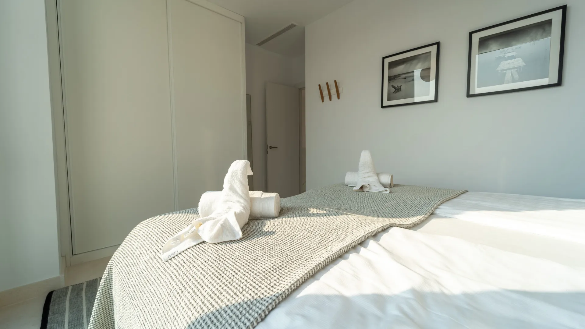 5 bedrooms semi detached villa for sale in Cabopino