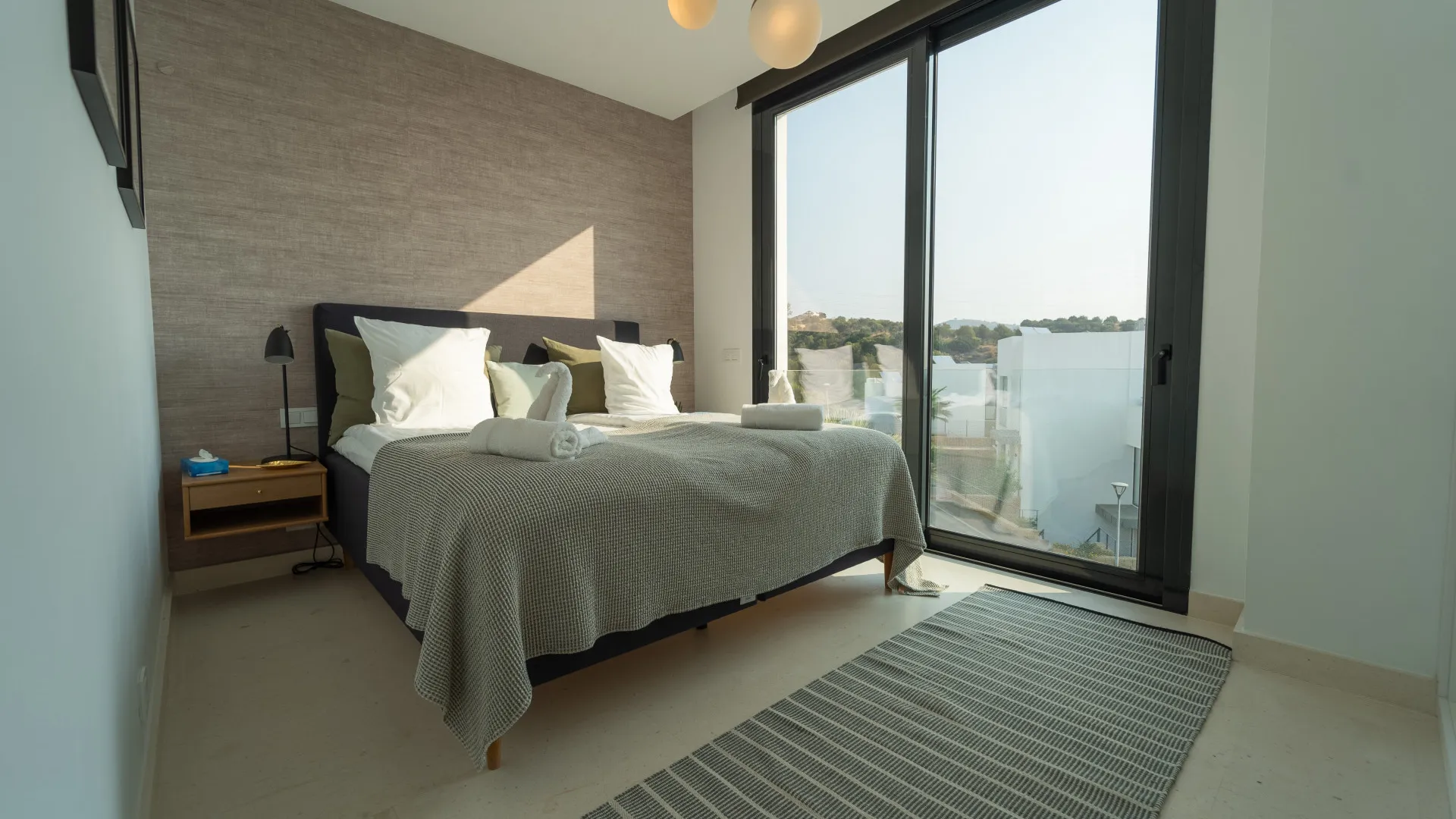 5 bedrooms semi detached villa for sale in Cabopino