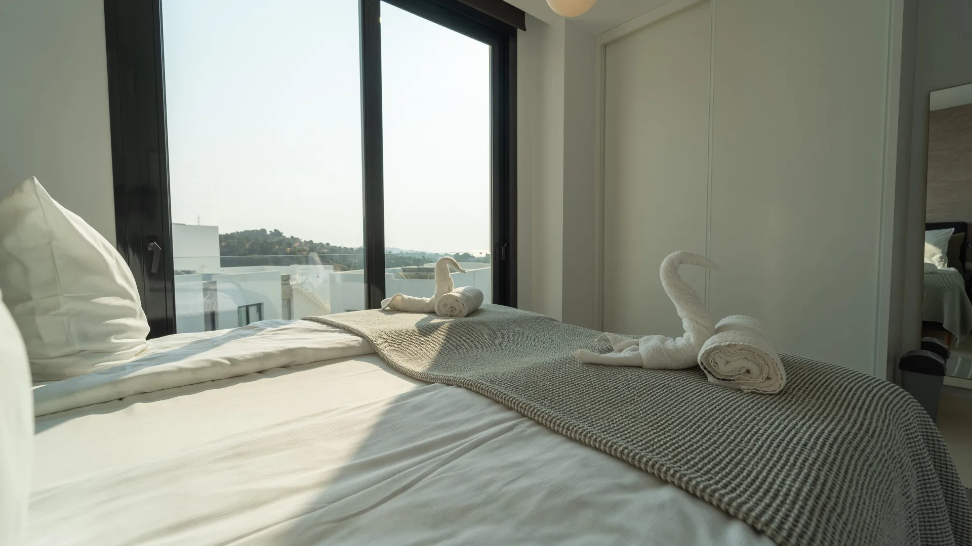 5 bedrooms semi detached villa for sale in Cabopino