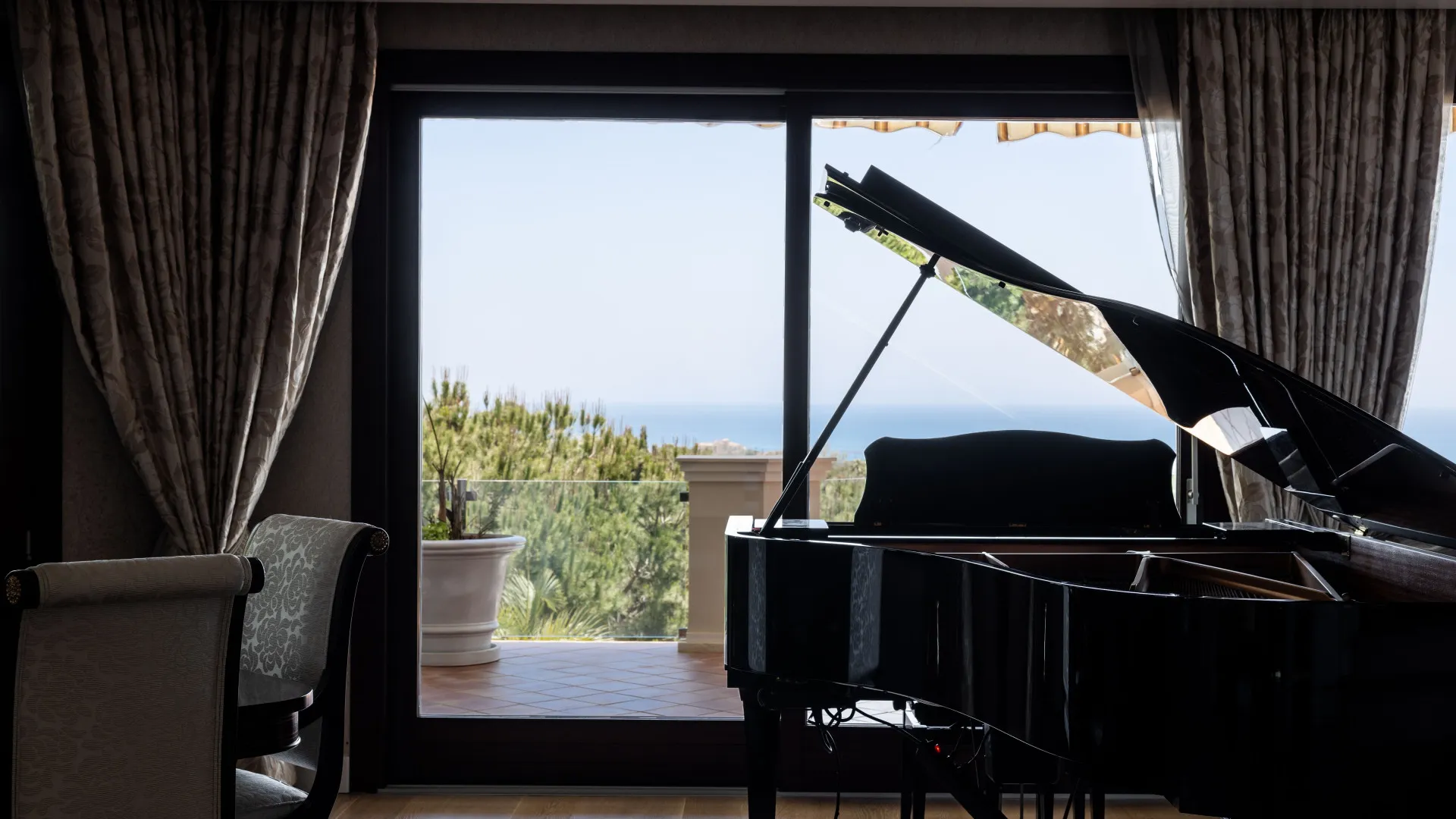 Se vende villa con 7 dormitorios en Hacienda las Chapas