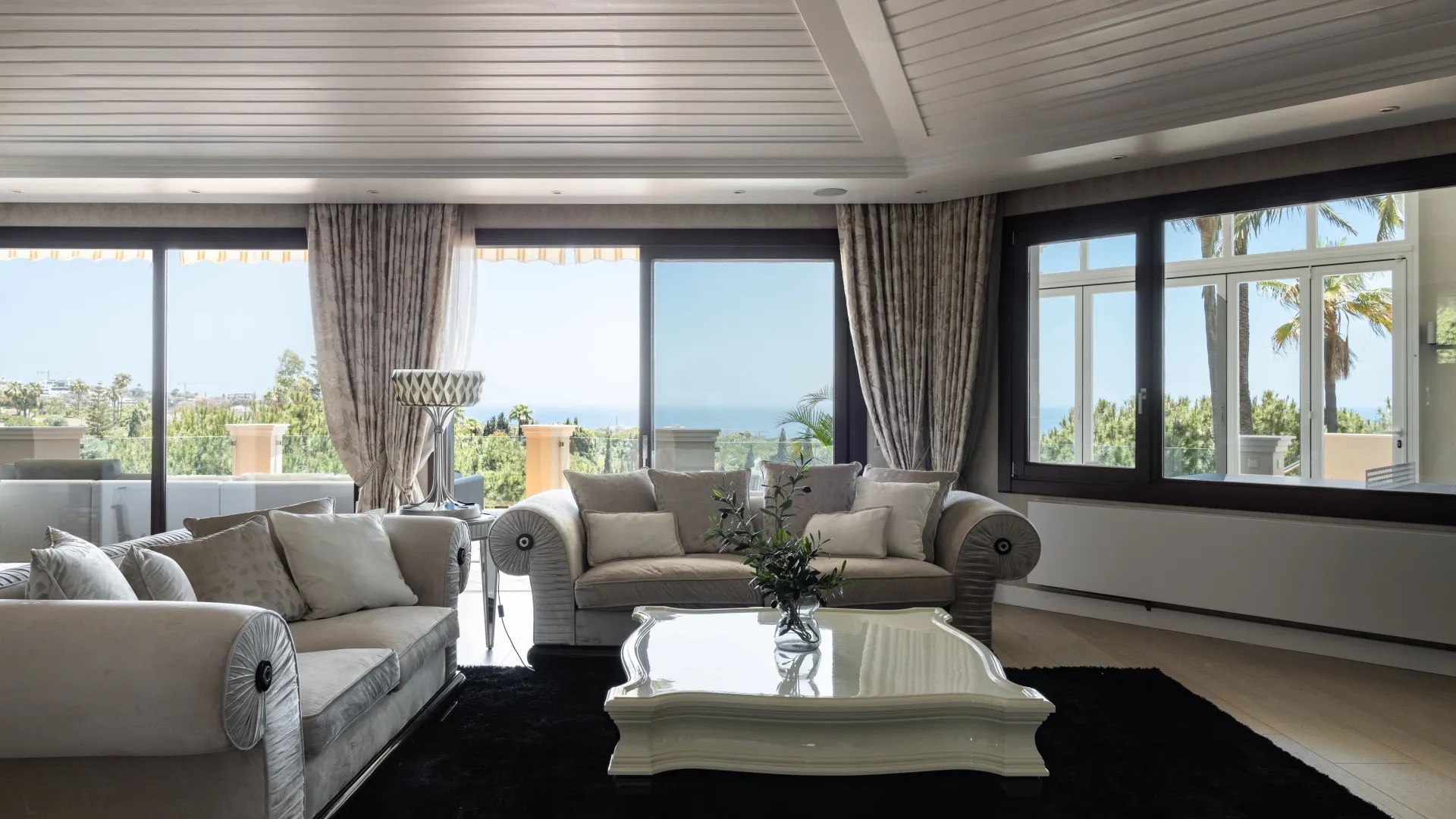 Se vende villa con 7 dormitorios en Hacienda las Chapas