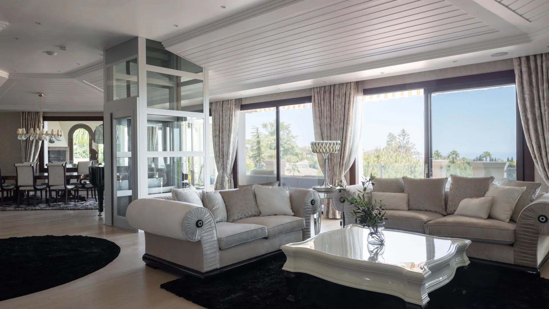 Se vende villa con 7 dormitorios en Hacienda las Chapas