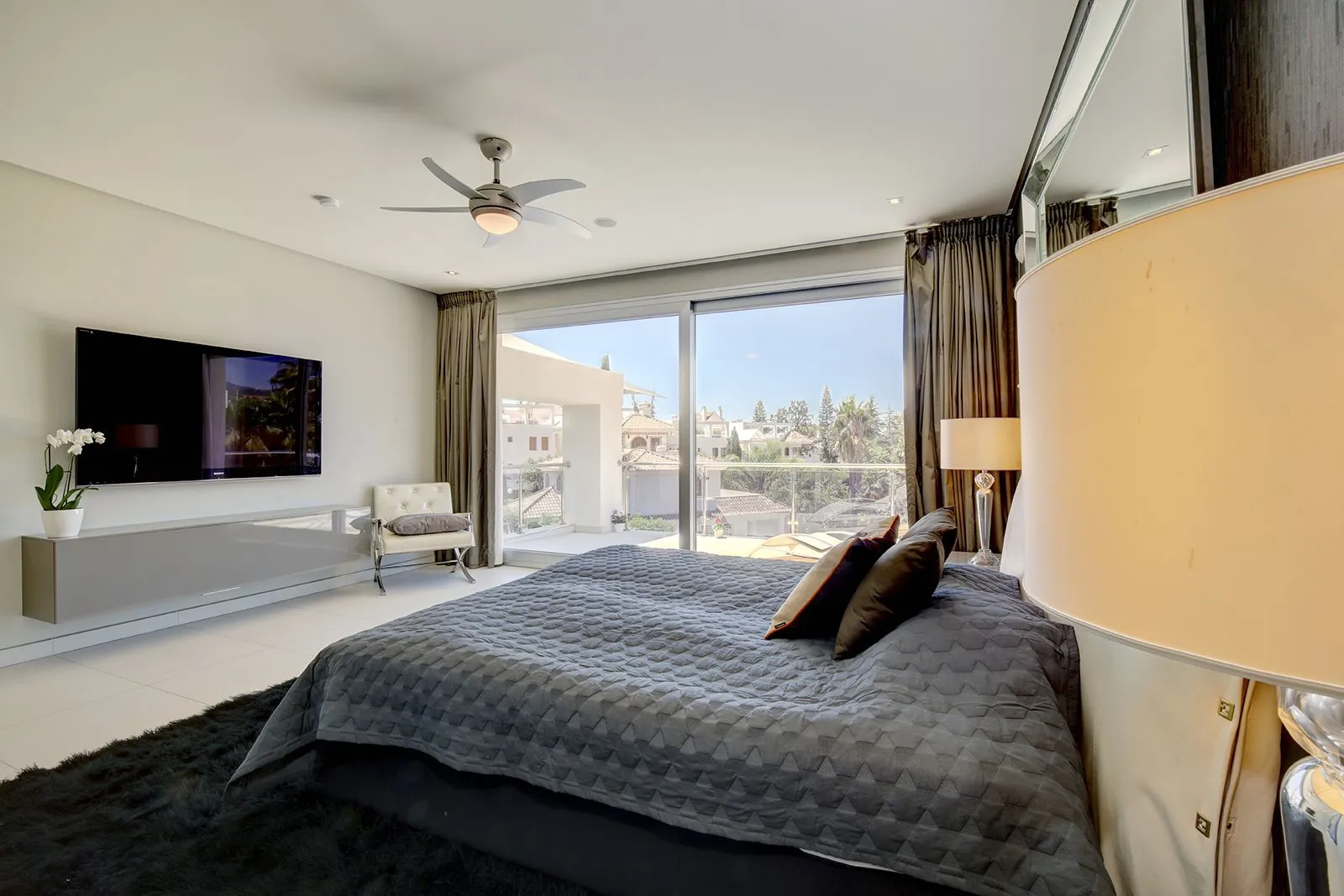 Comprar villa en Nueva Andalucia
