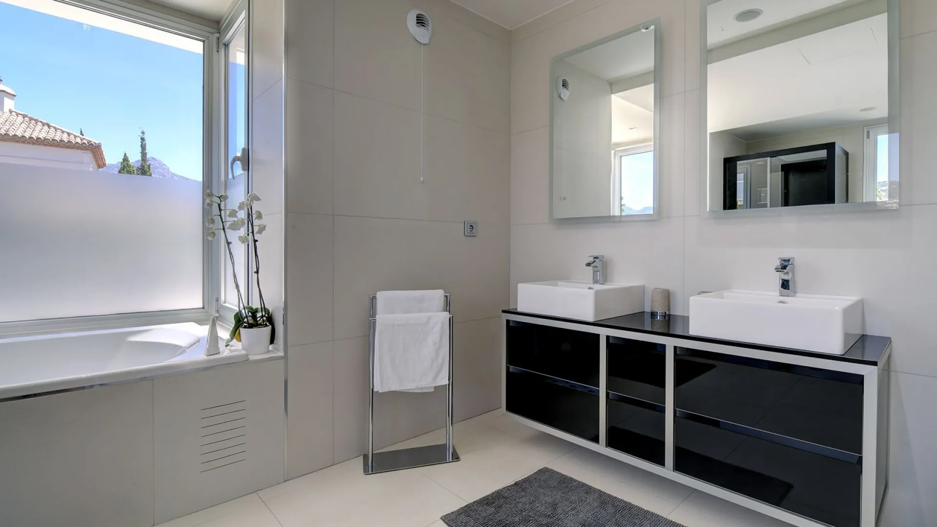 Comprar villa en Nueva Andalucia