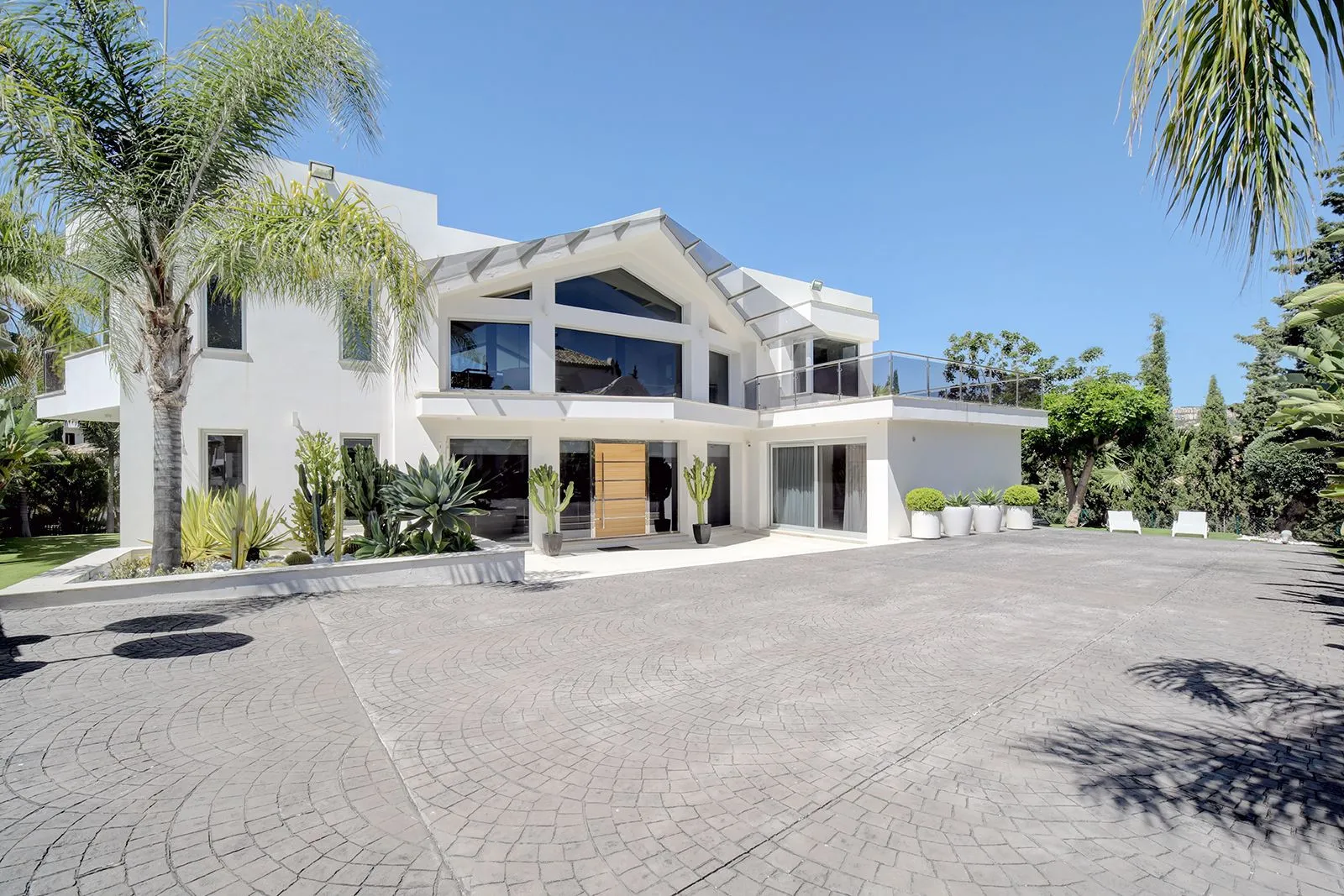 Comprar villa en Nueva Andalucia