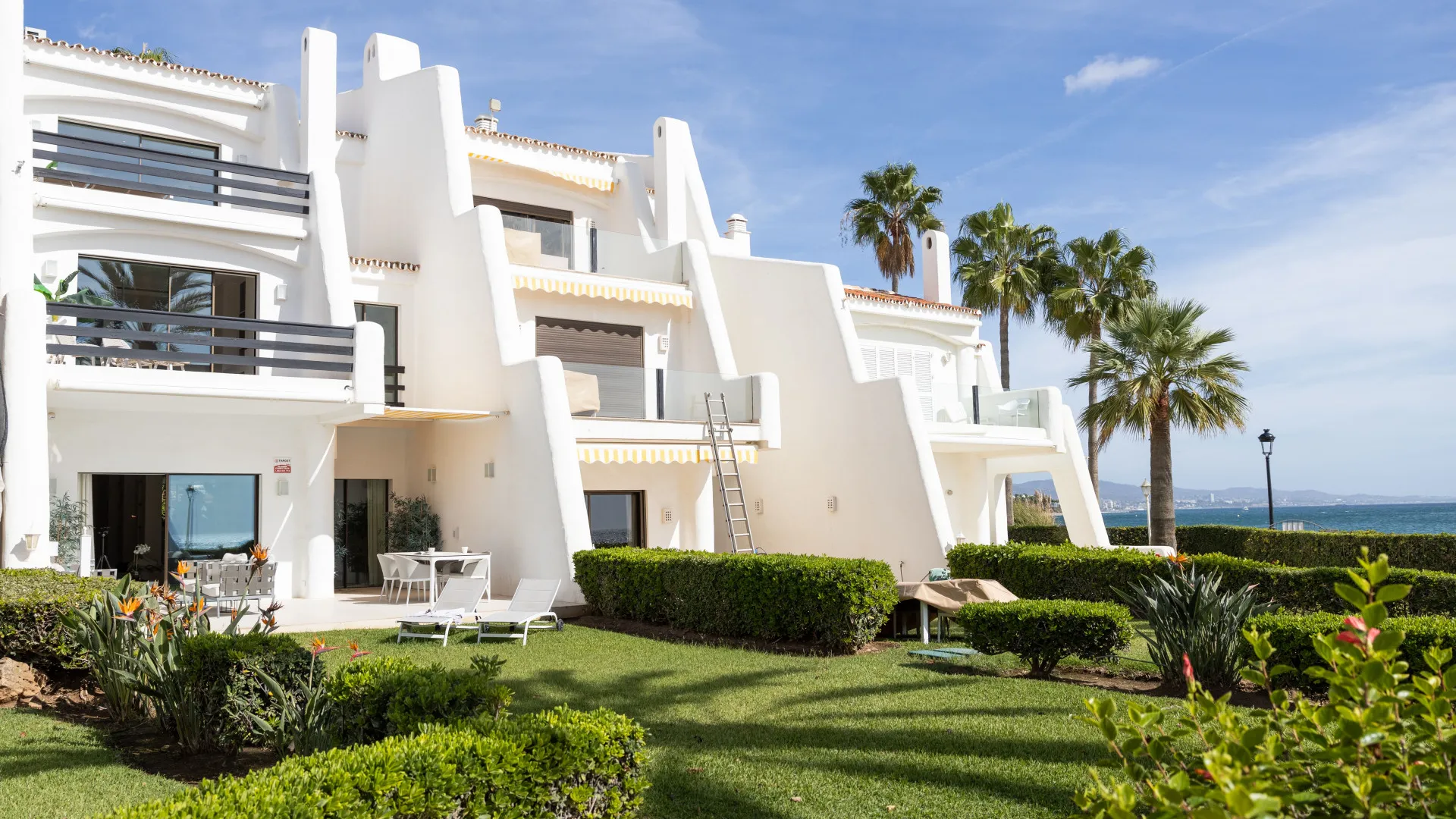 Town house for sale in Coral Beach