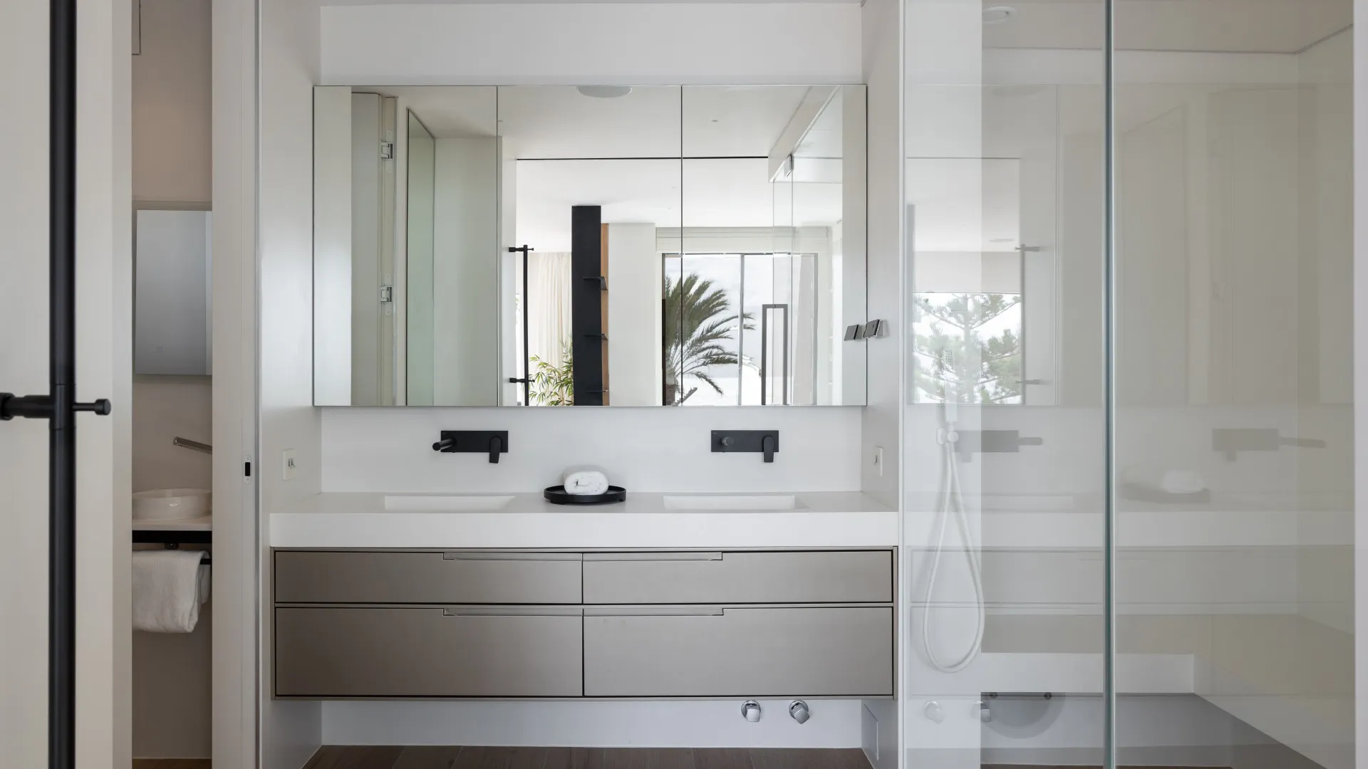 Town house for sale in Coral Beach