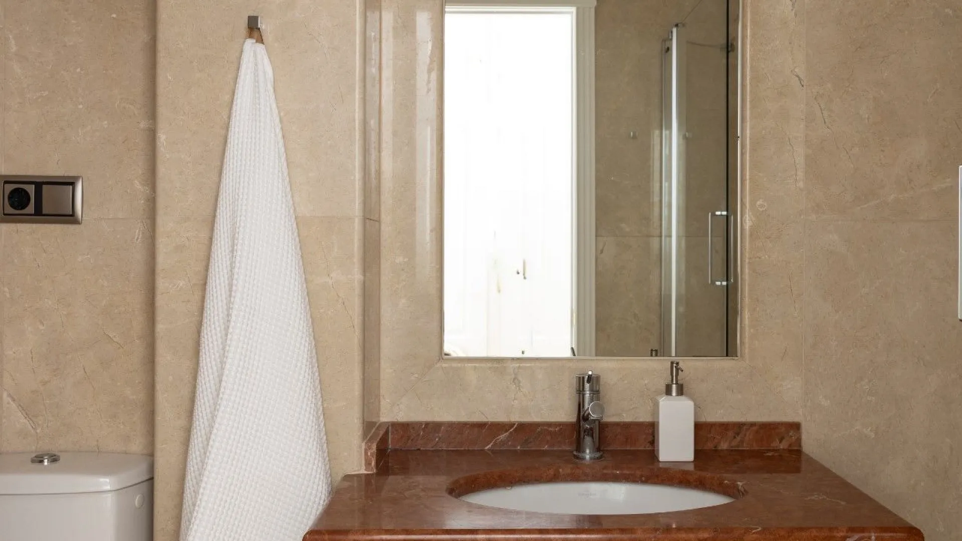 Se vende apartamento en Condado de Sierra Blanca de 2 dormitorios