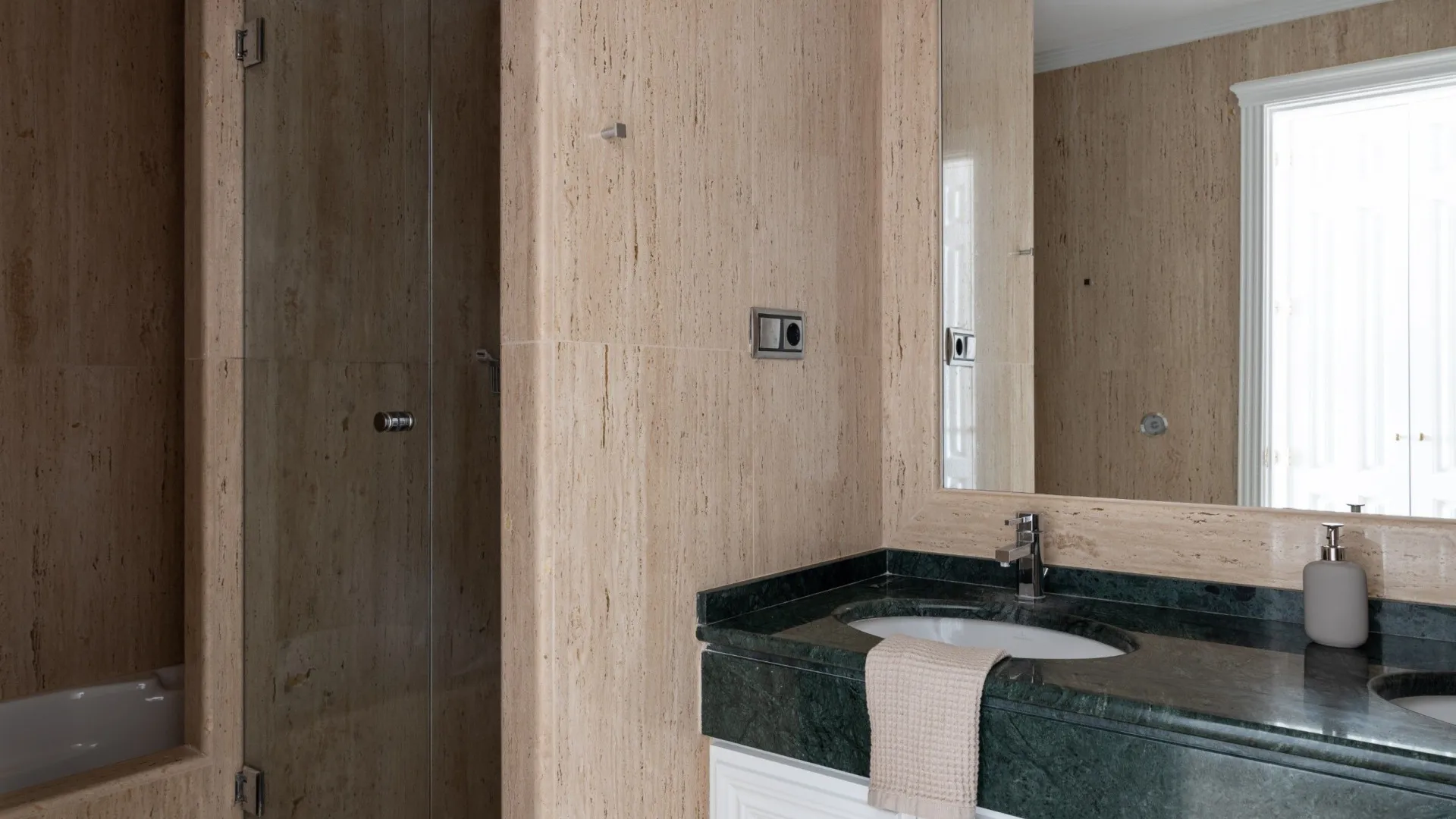 Se vende apartamento en Condado de Sierra Blanca de 2 dormitorios