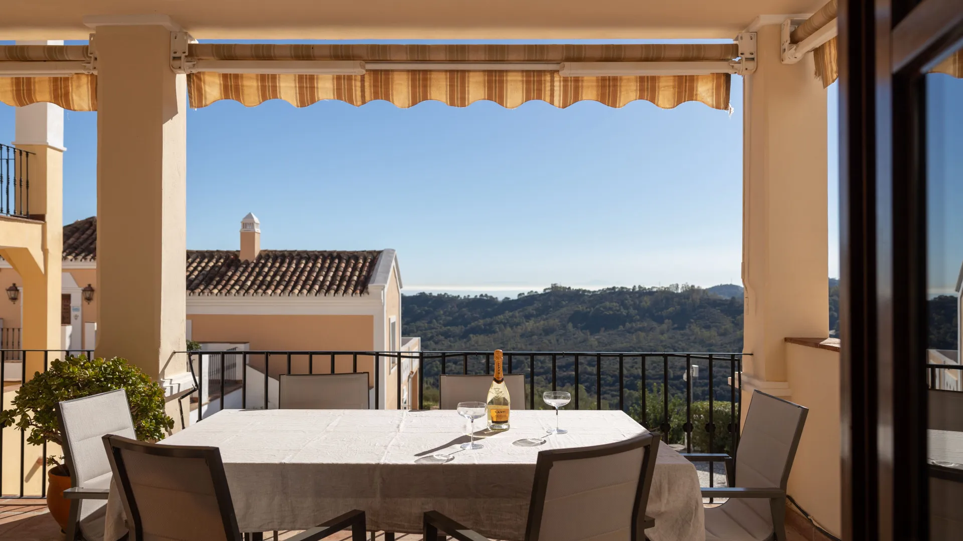 Pareado en venta de 4 dormitorios en Monte Mayor