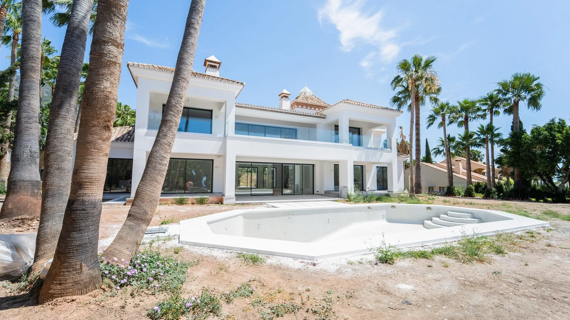 Villa for sale in Sierra Blanca with 6 bedrooms