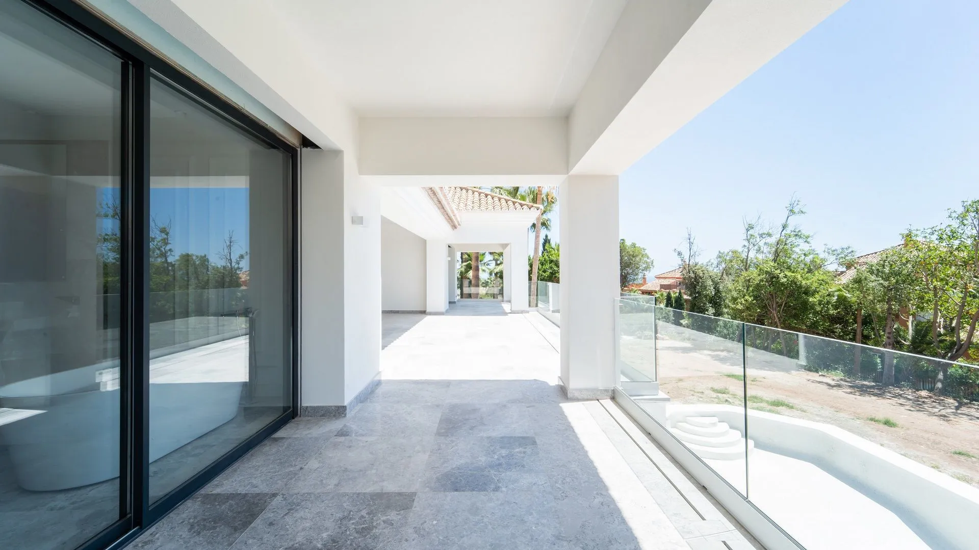 Villa for sale in Sierra Blanca with 6 bedrooms