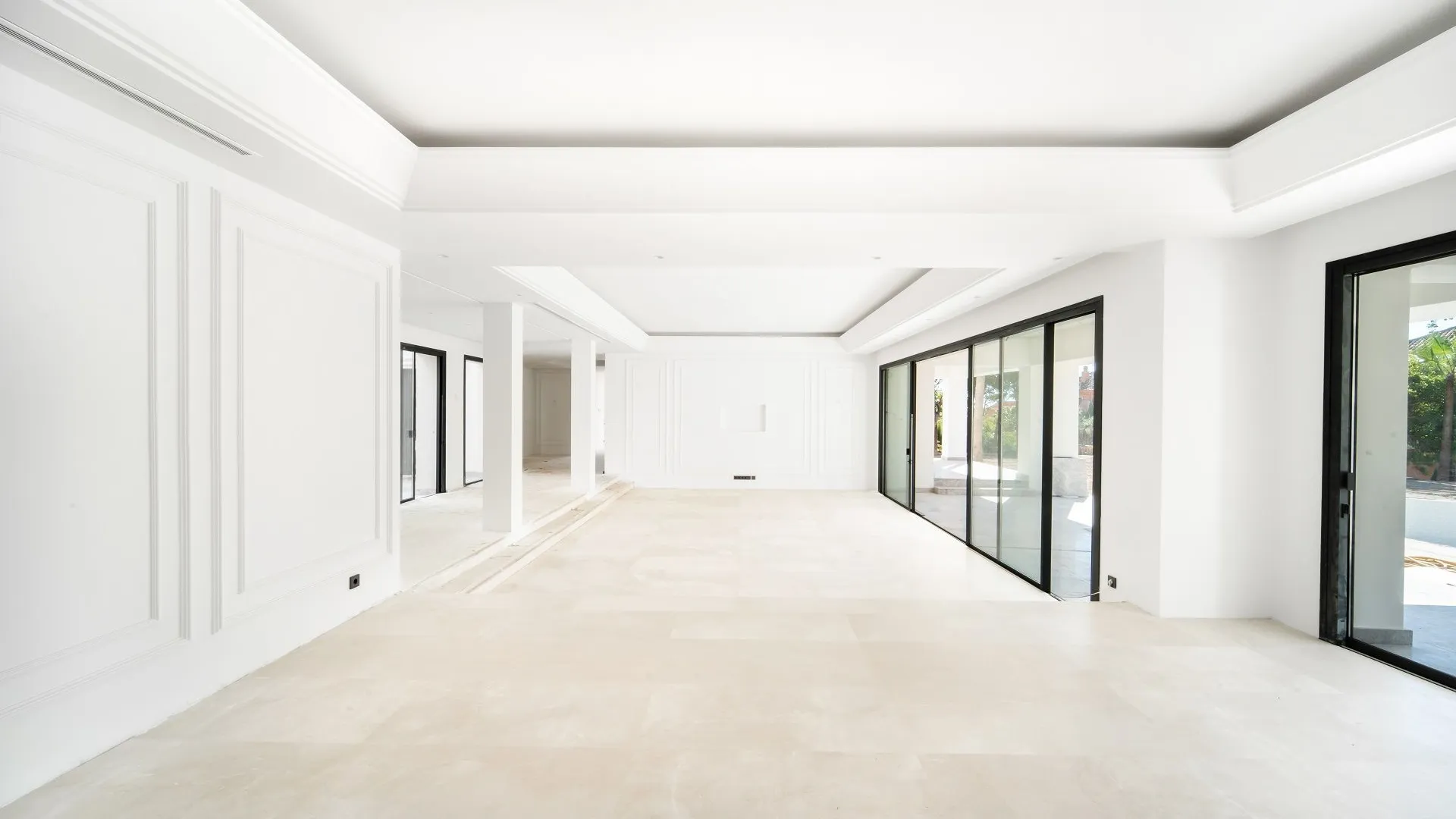 Villa for sale in Sierra Blanca with 6 bedrooms