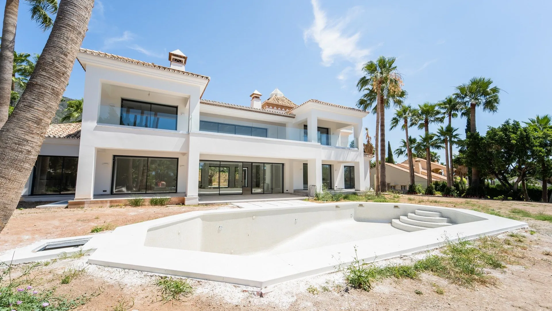 Villa for sale in Sierra Blanca with 6 bedrooms