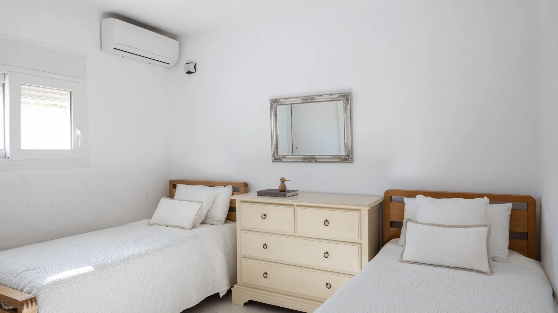 5 bedrooms villa for sale in Coin Centro