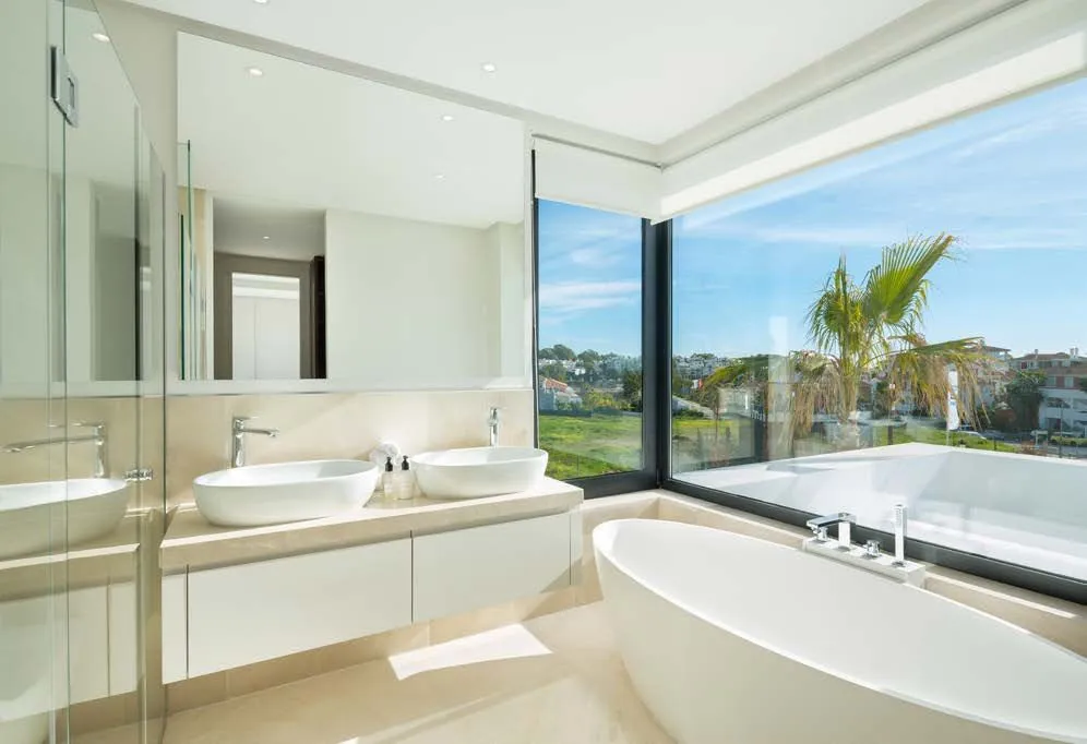 Villa en venta en Estepona con 4 dormitorios