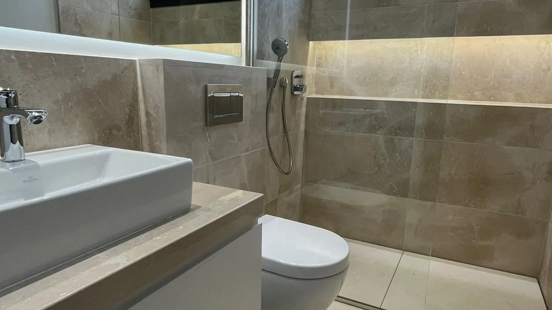 Villa en venta en Estepona con 4 dormitorios
