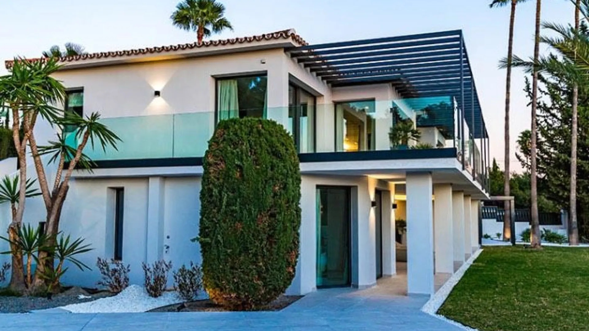 Villa en venta en Nagüeles con 5 dormitorios