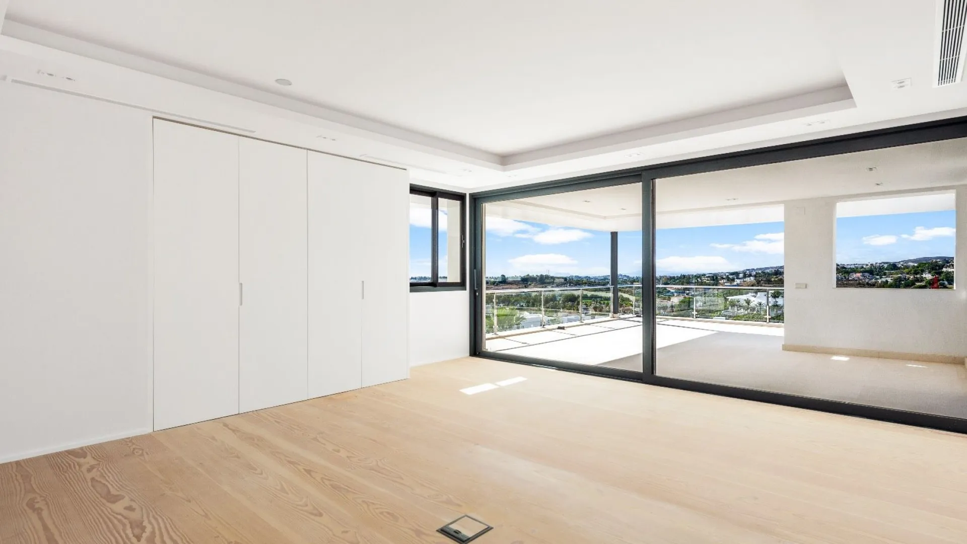 For sale Nueva Andalucia 4 bedrooms house