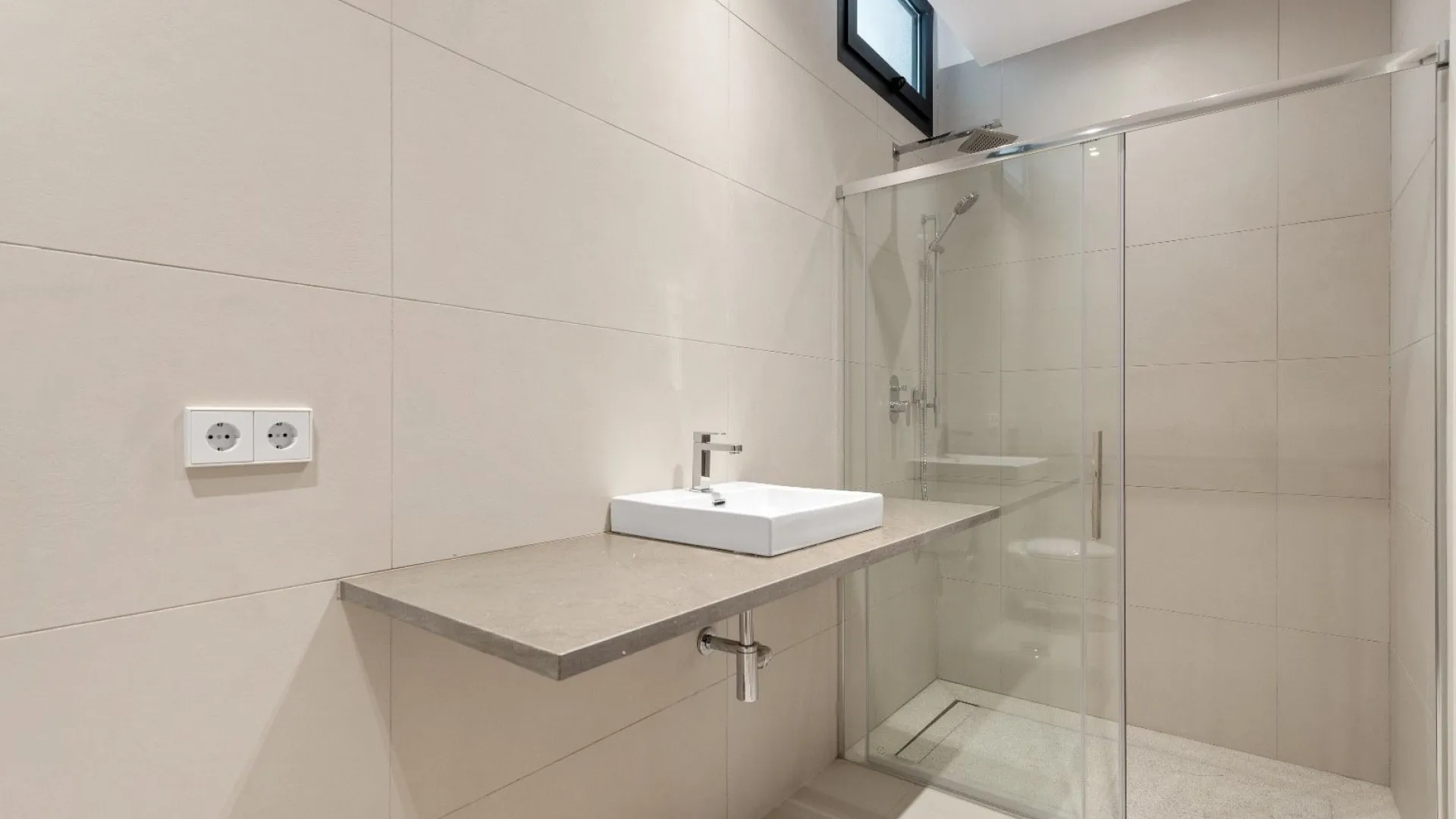 For sale Nueva Andalucia 4 bedrooms house