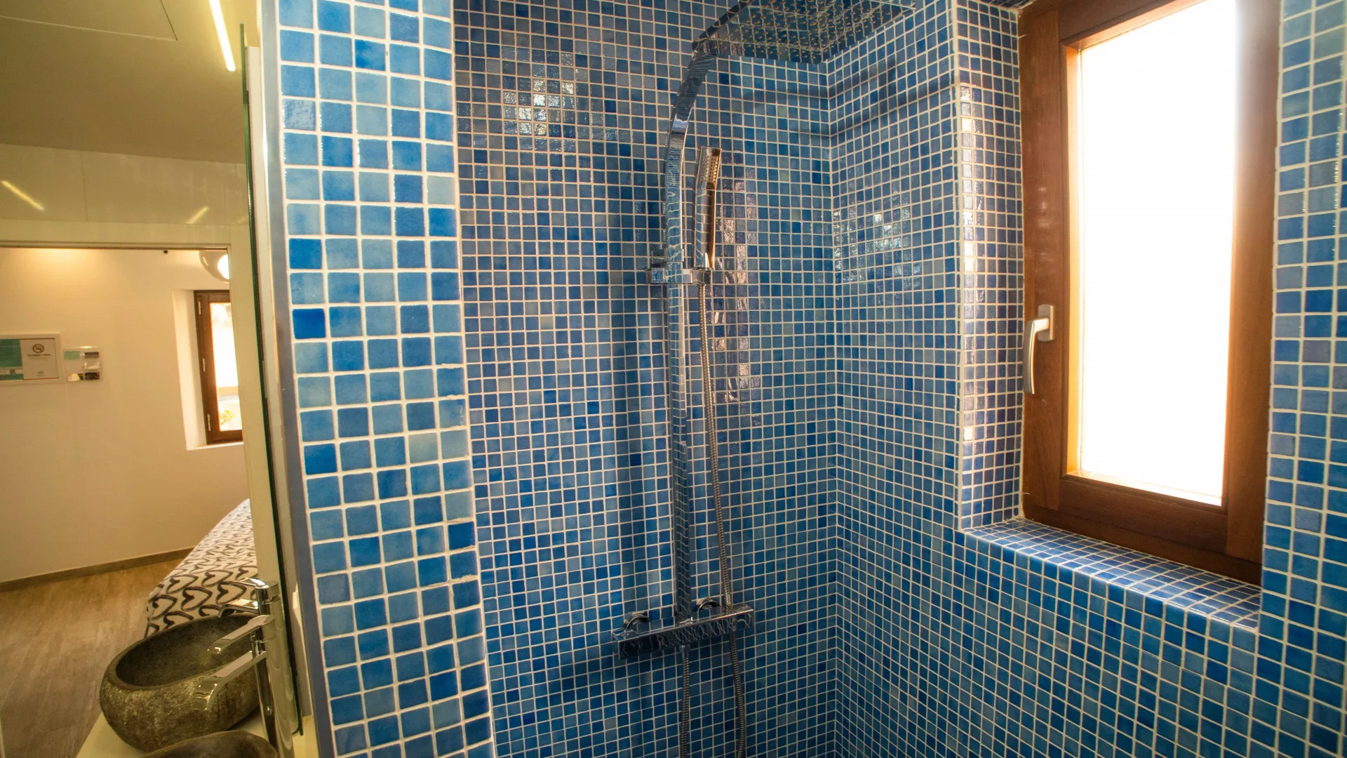 Buy unique building in Malaga with 4 bedrooms