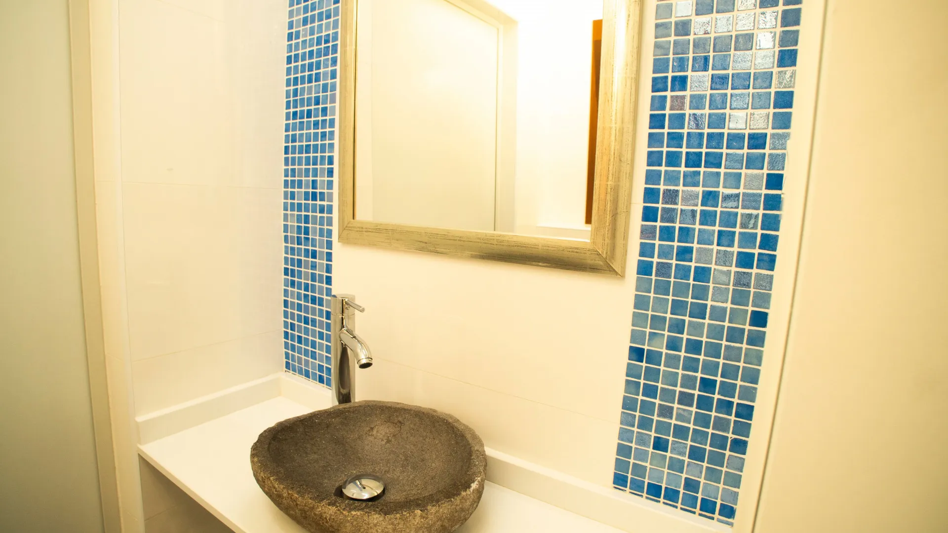 Buy unique building in Malaga with 4 bedrooms