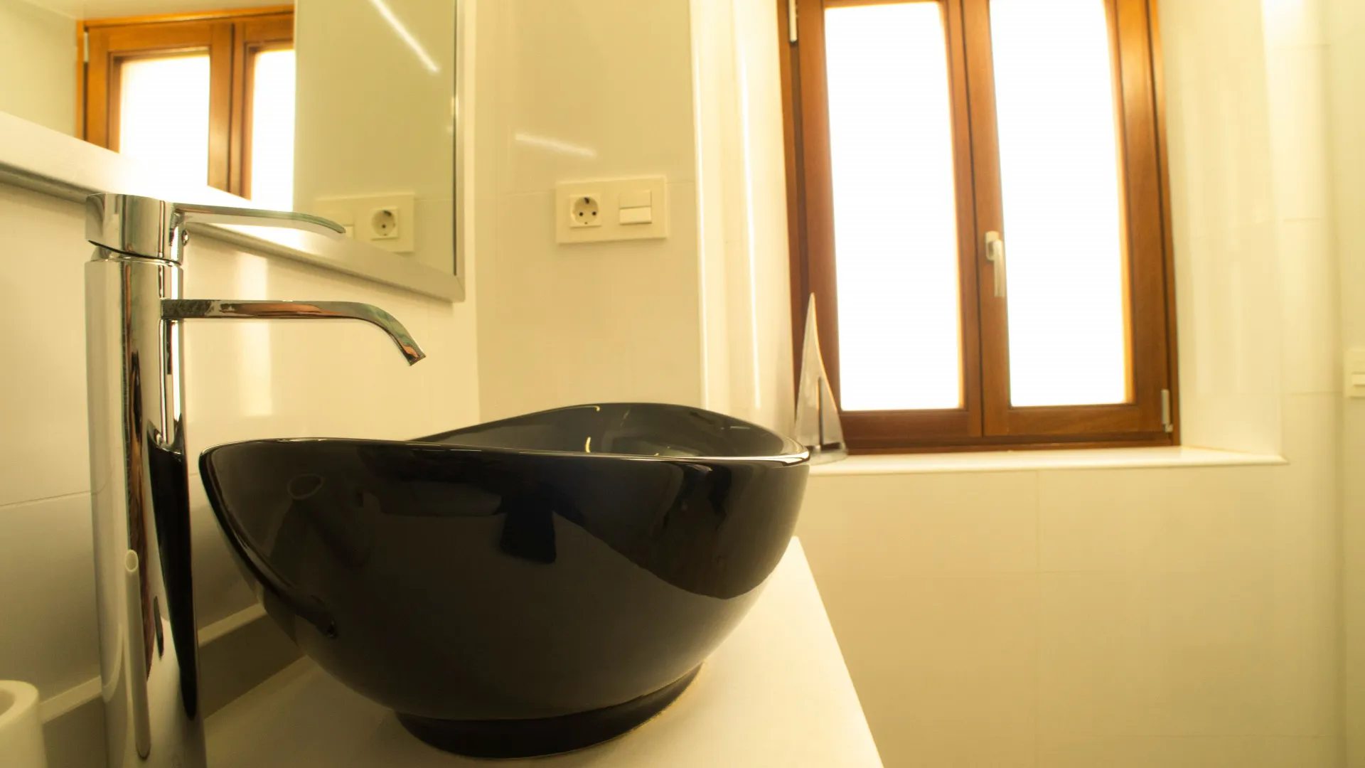 Buy unique building in Malaga with 4 bedrooms