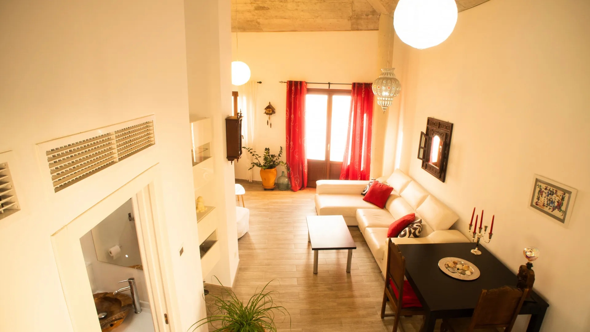 Buy unique building in Malaga with 4 bedrooms