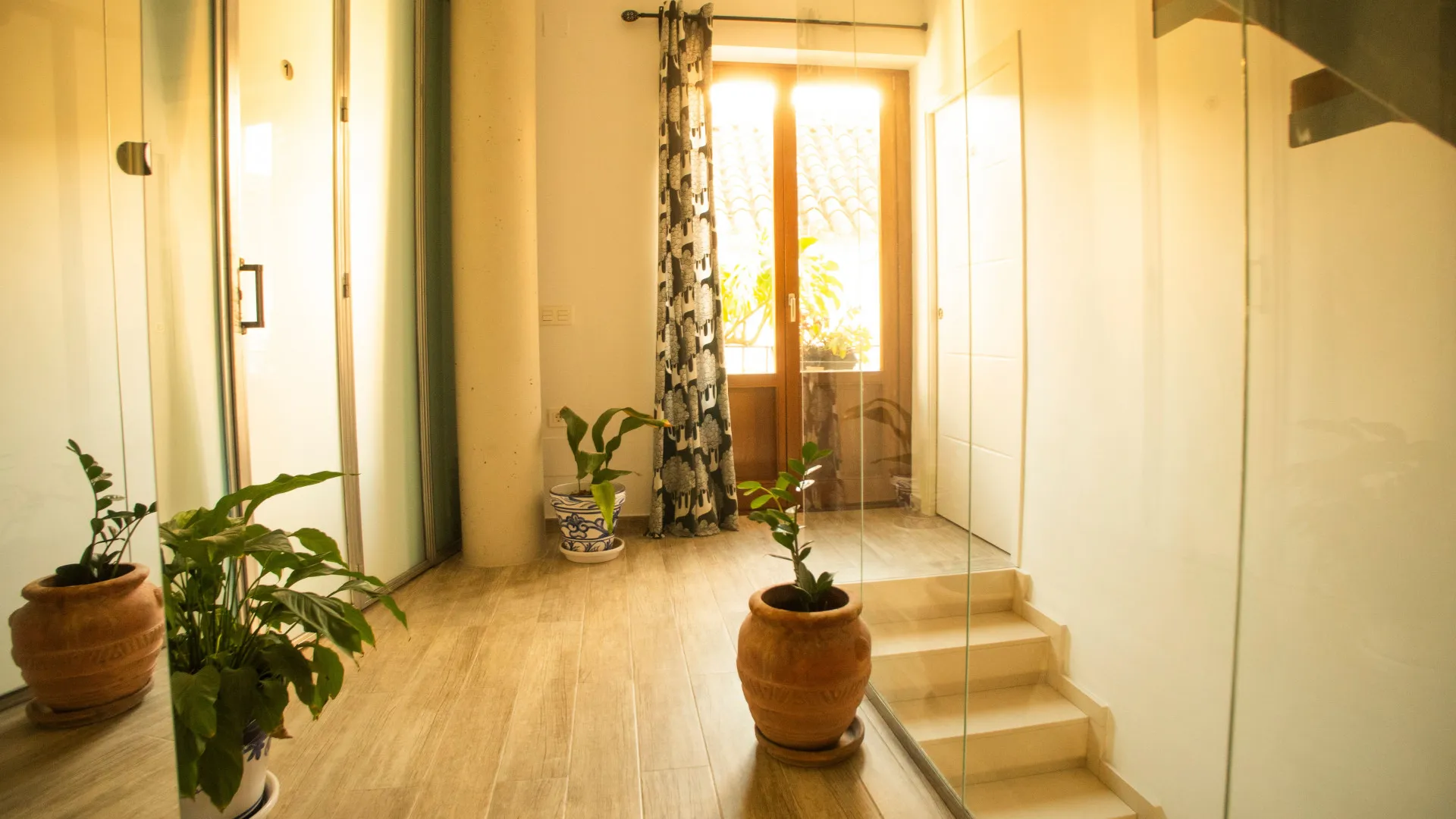 Buy unique building in Malaga with 4 bedrooms
