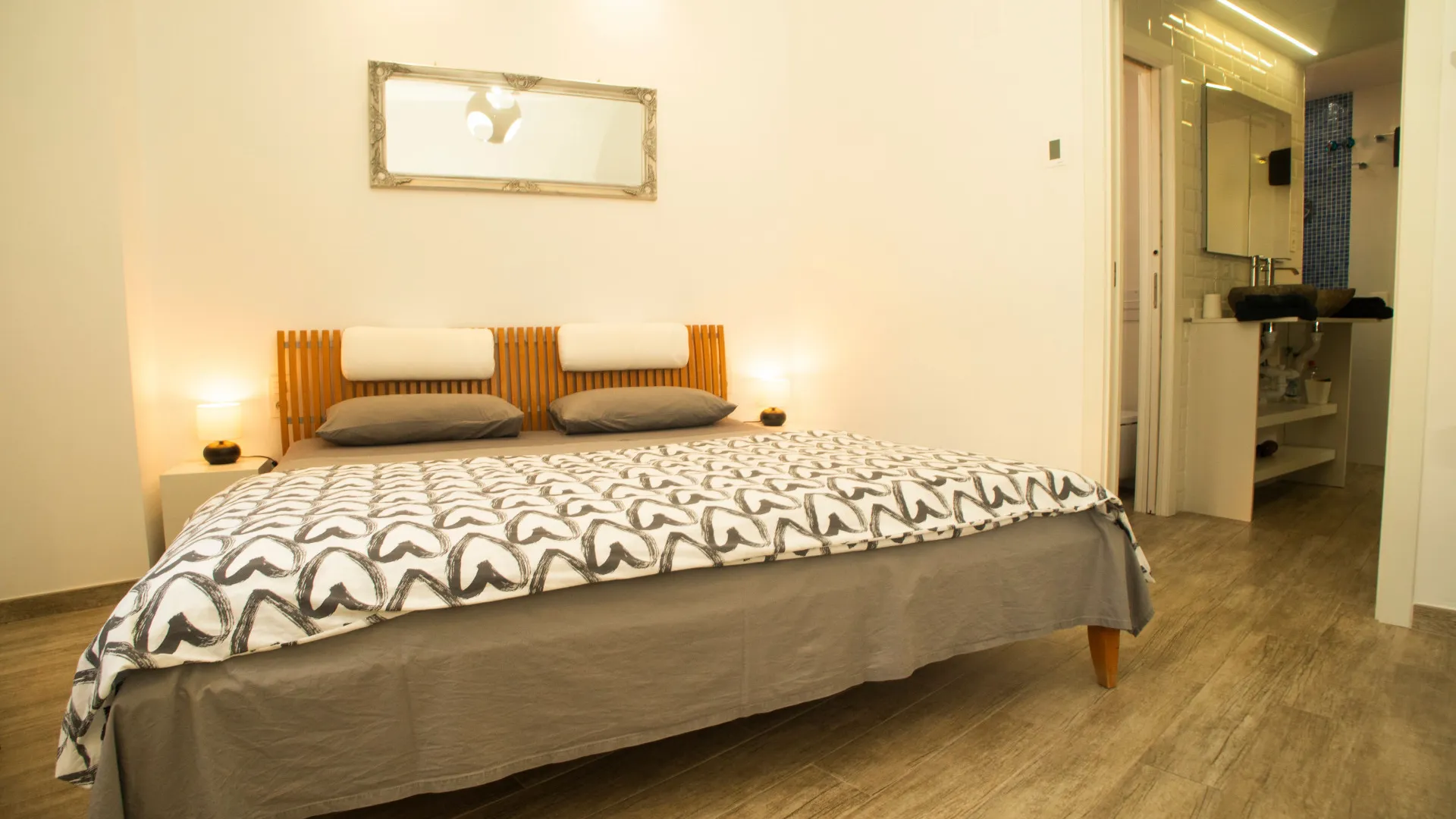 Buy unique building in Malaga with 4 bedrooms