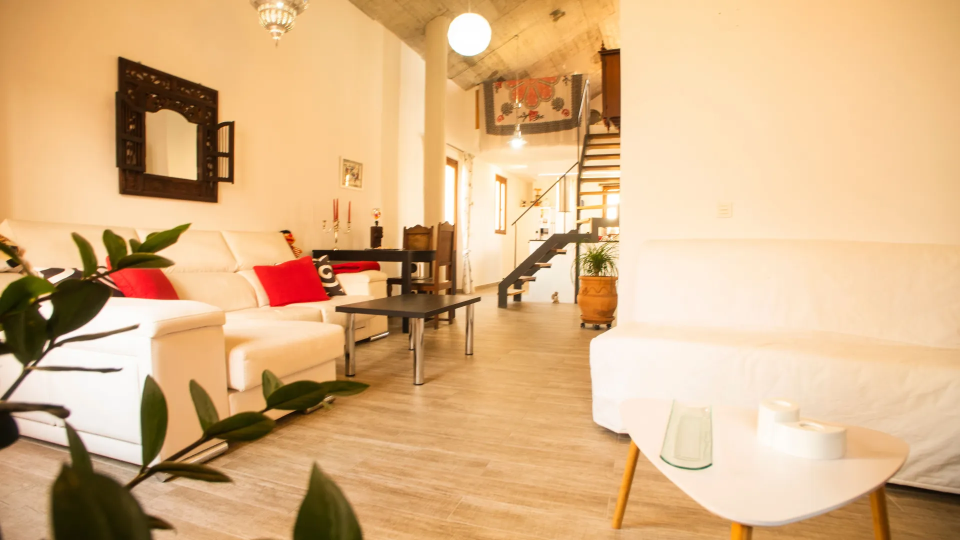 Buy unique building in Malaga with 4 bedrooms