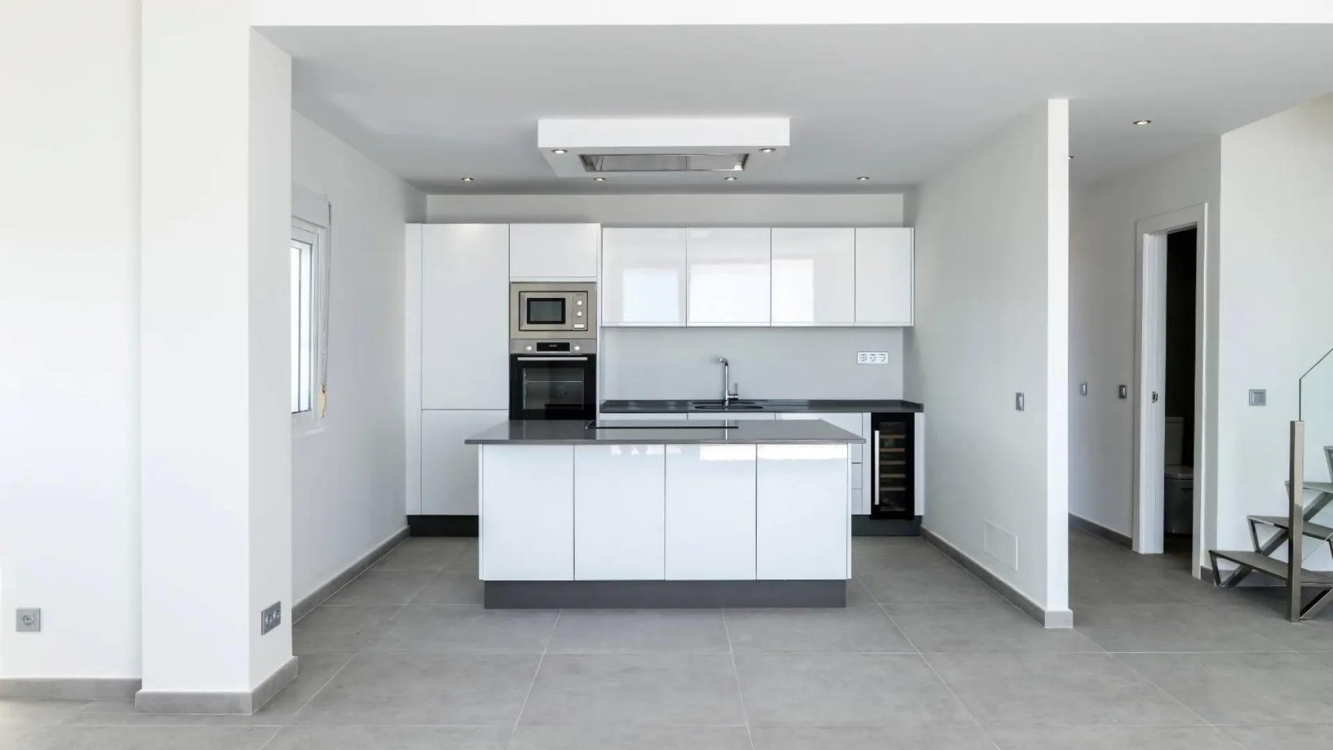 Penthouse for sale in Bahía de Estepona with 3 bedrooms