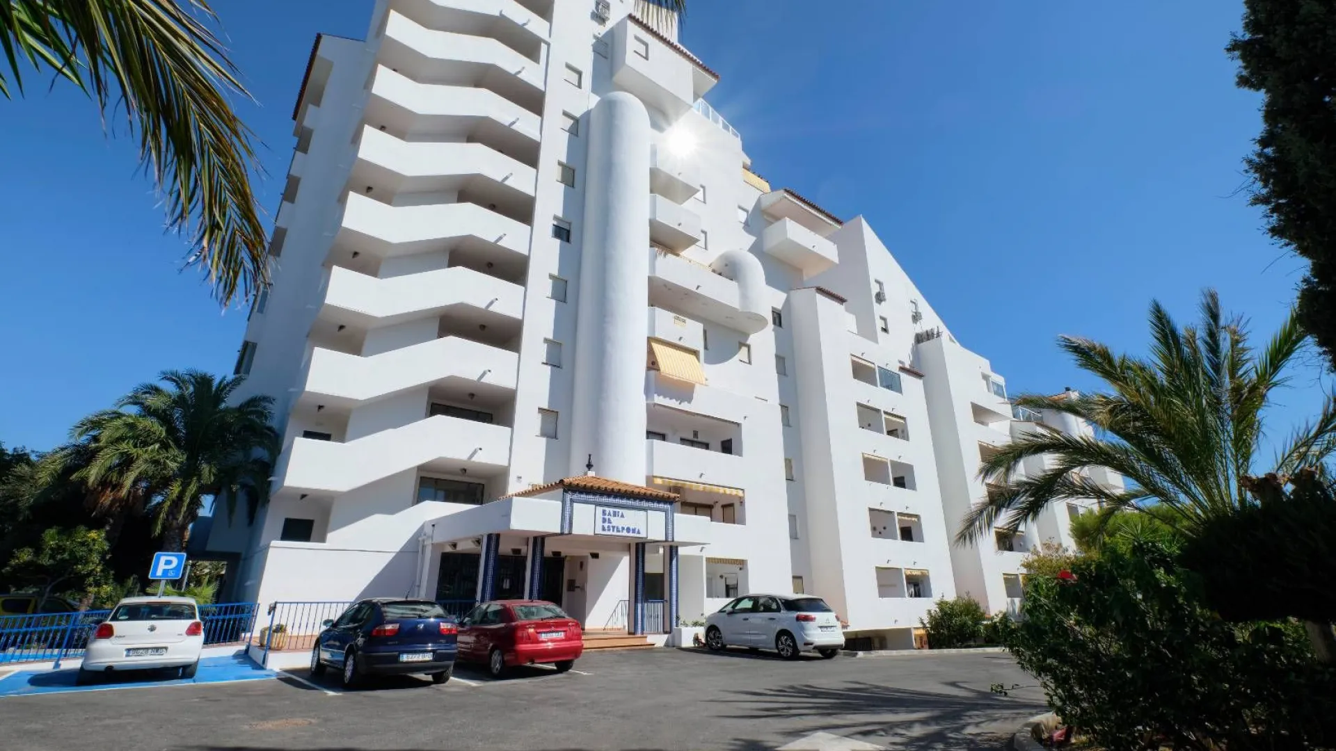 Penthouse for sale in Bahía de Estepona with 3 bedrooms