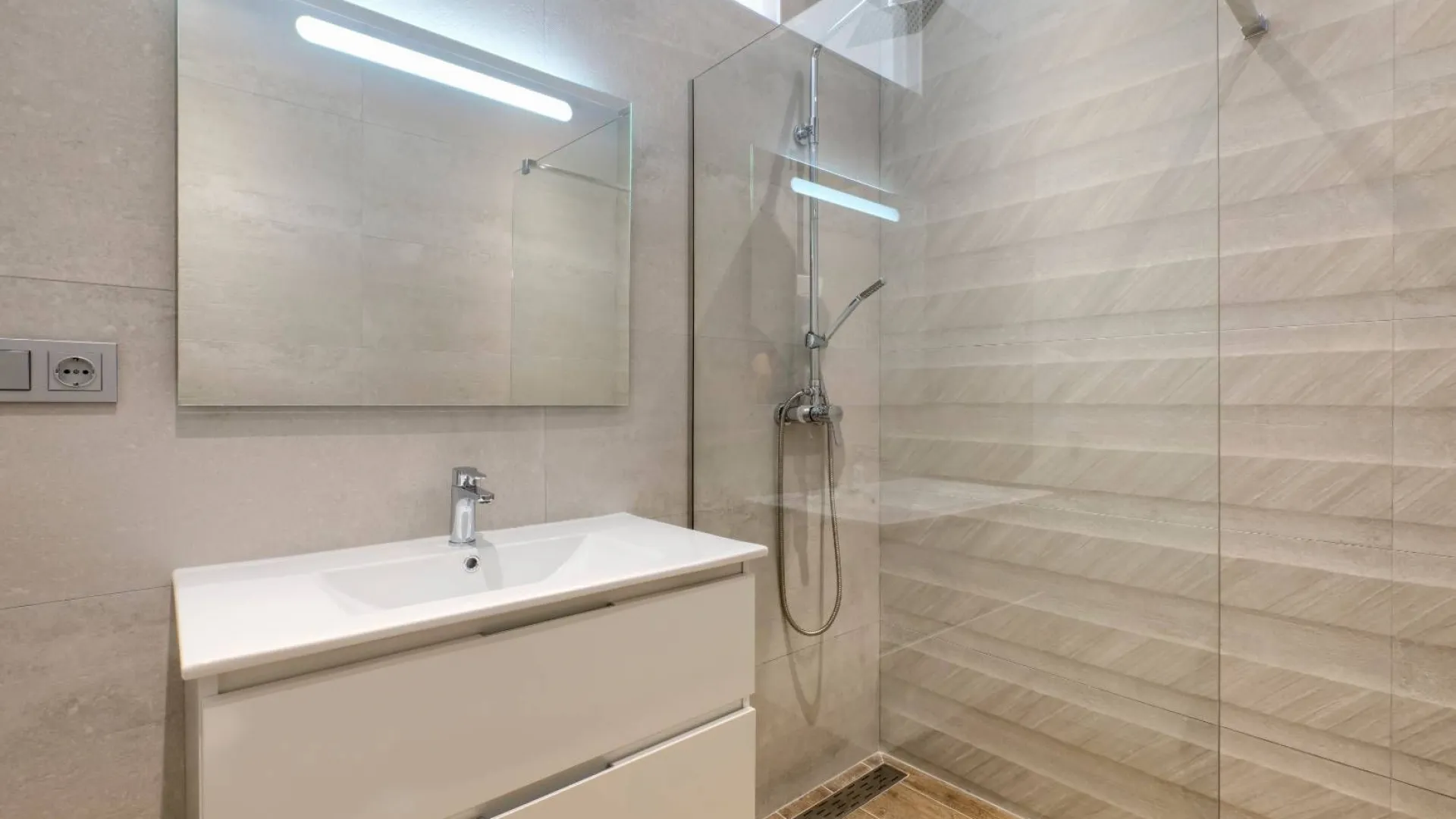 Penthouse for sale in Bahía de Estepona with 3 bedrooms