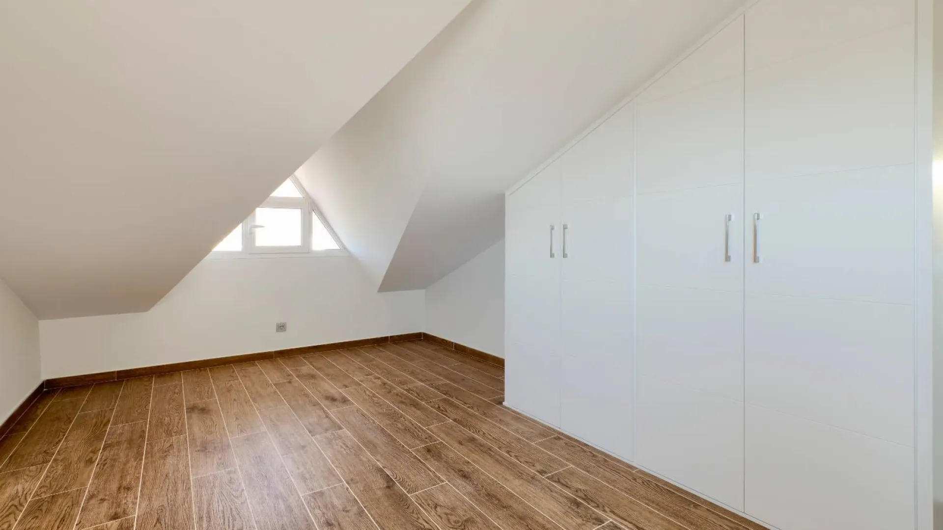 Penthouse for sale in Bahía de Estepona with 3 bedrooms